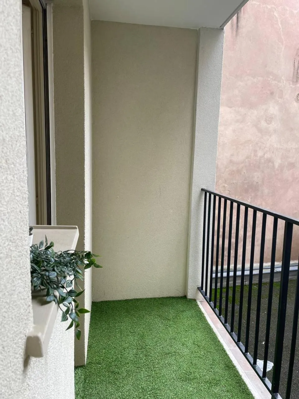 Patio in Cozy Appartement Halles Strasbourg
