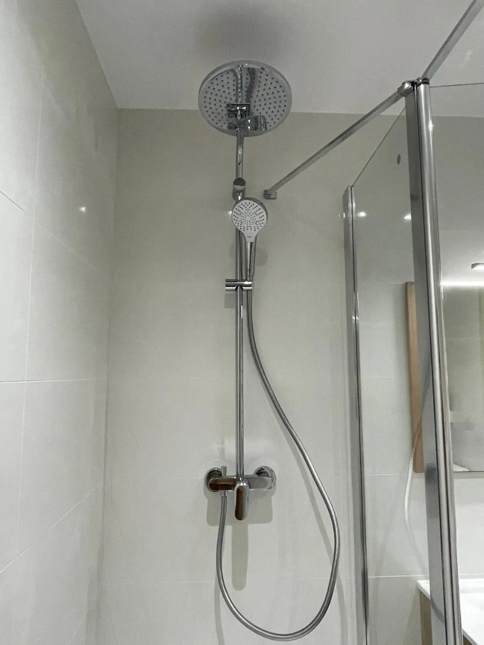 Shower in Cozy Appartement Halles Strasbourg
