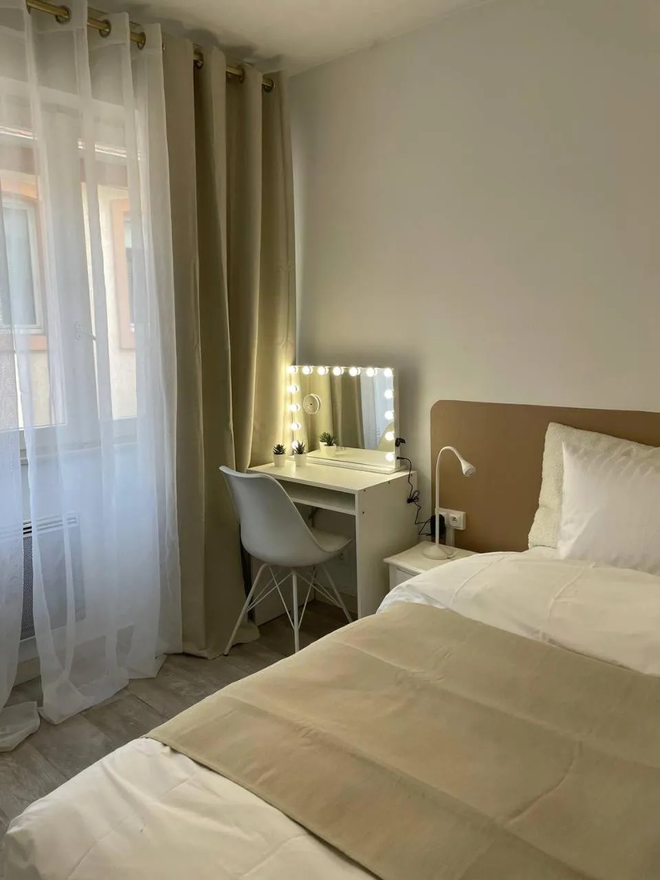Two-Bedroom Apartment in Cozy Appartement Halles Strasbourg