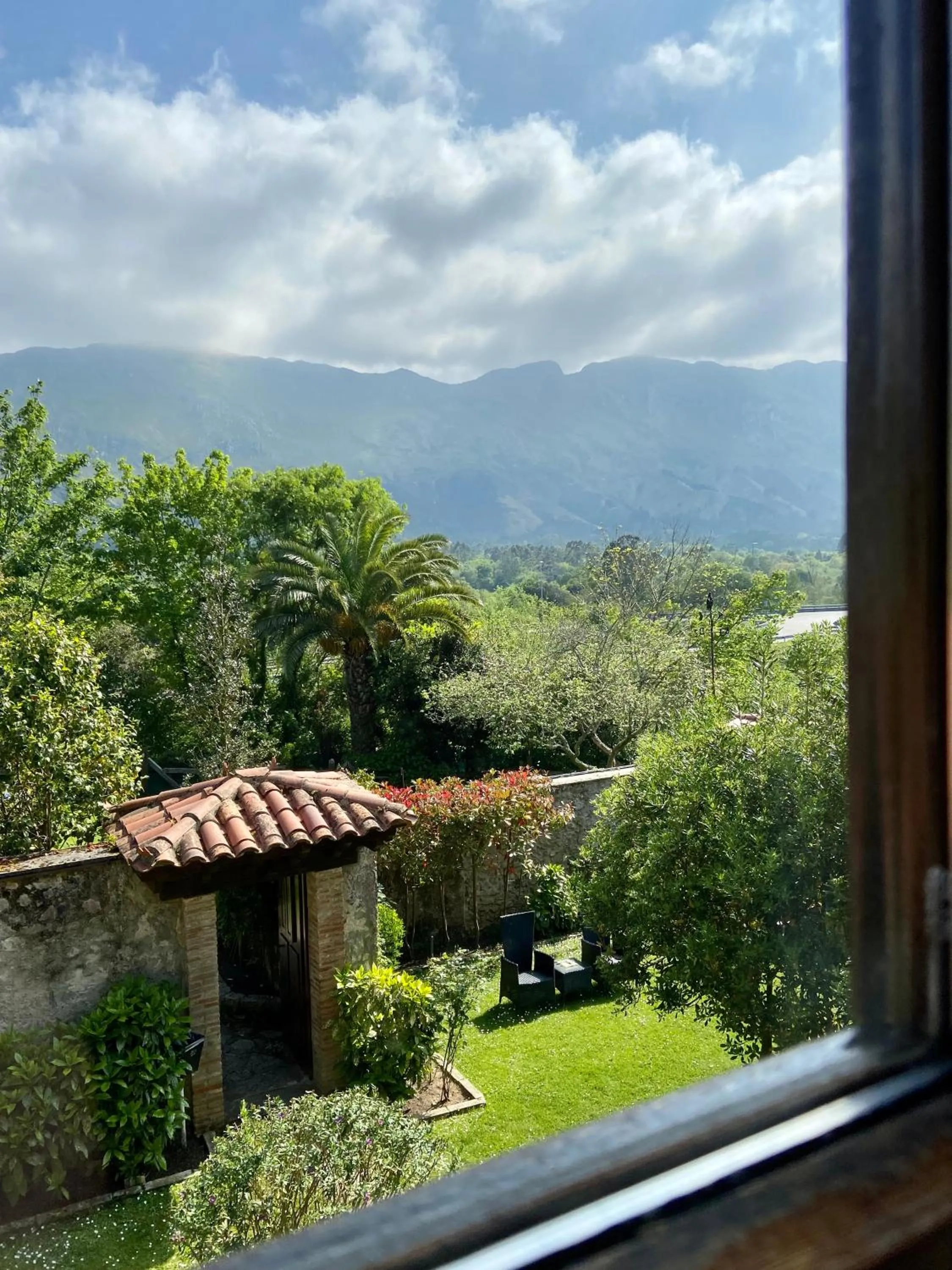 Garden view in Hotel La Arquera