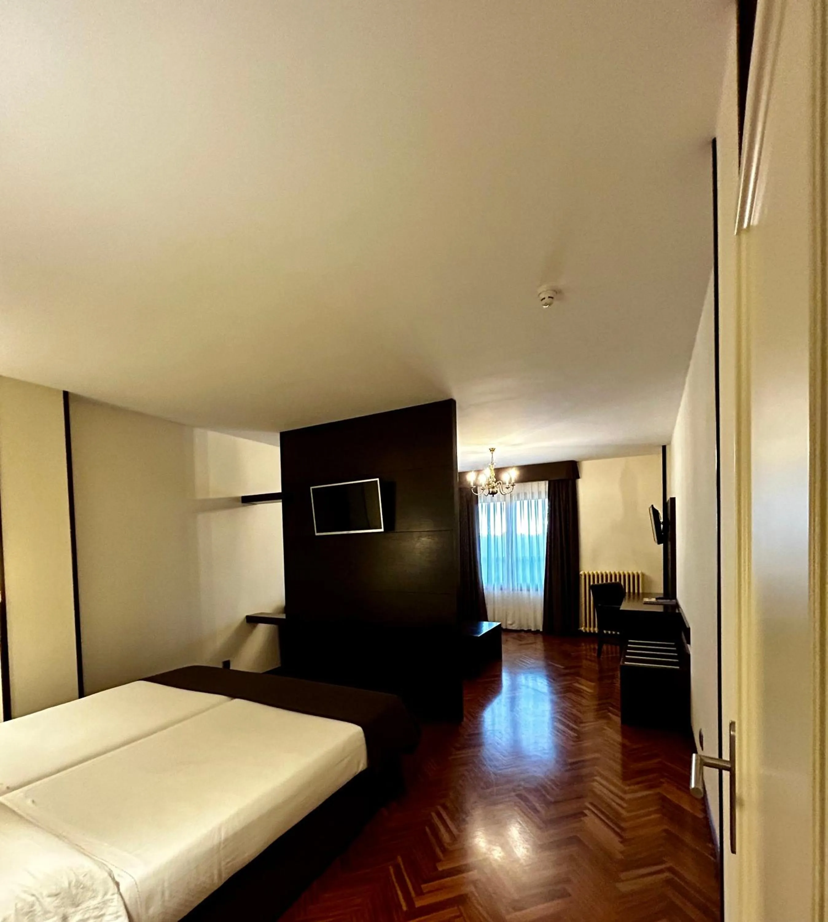 Photo of the whole room in Hotel La Arquera