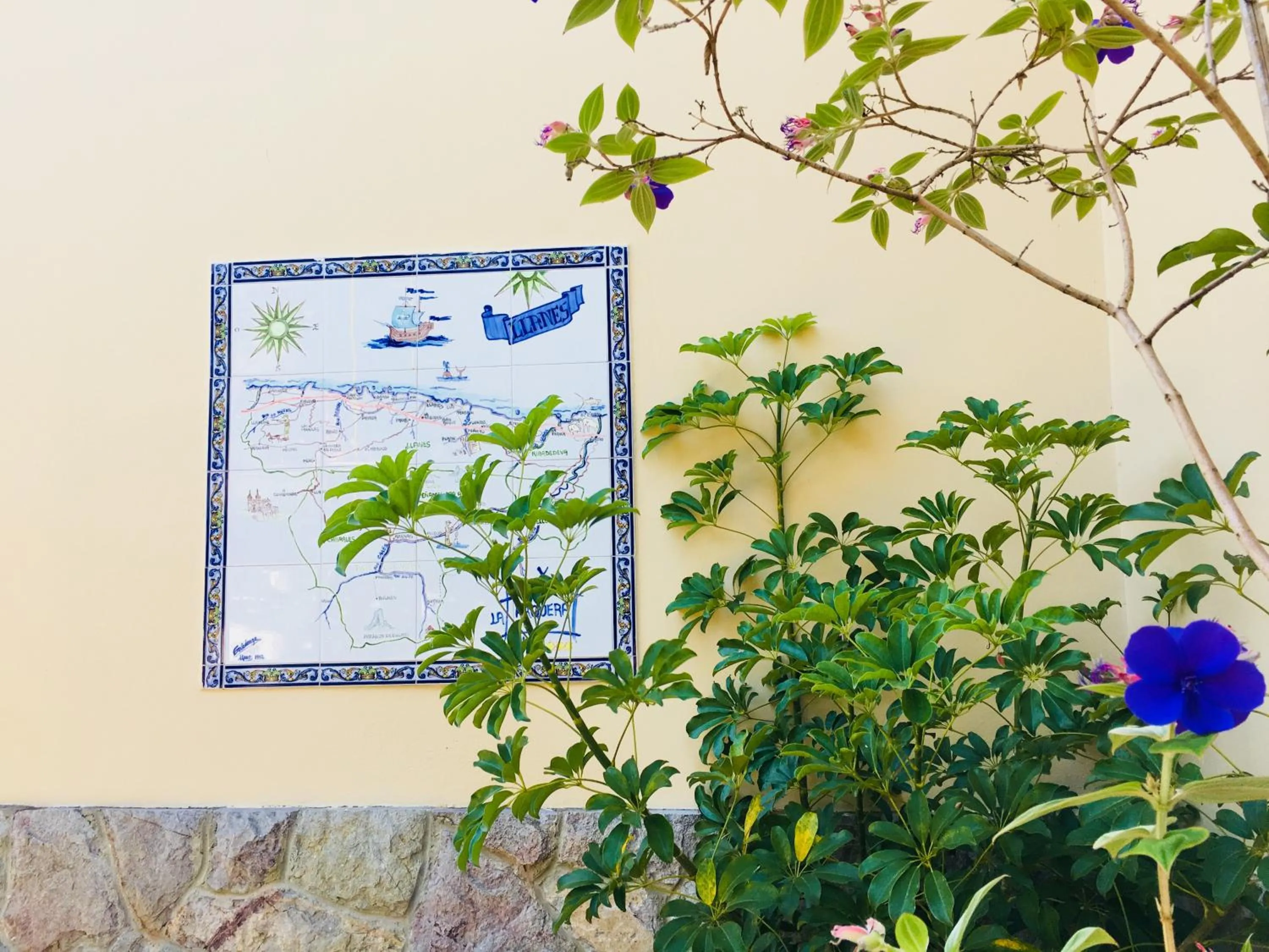 Property logo or sign in Hotel La Arquera