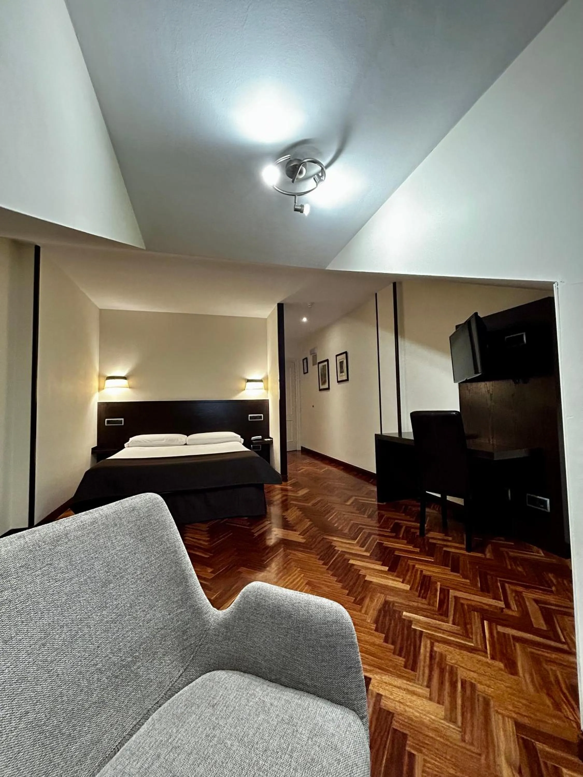 Photo of the whole room in Hotel La Arquera