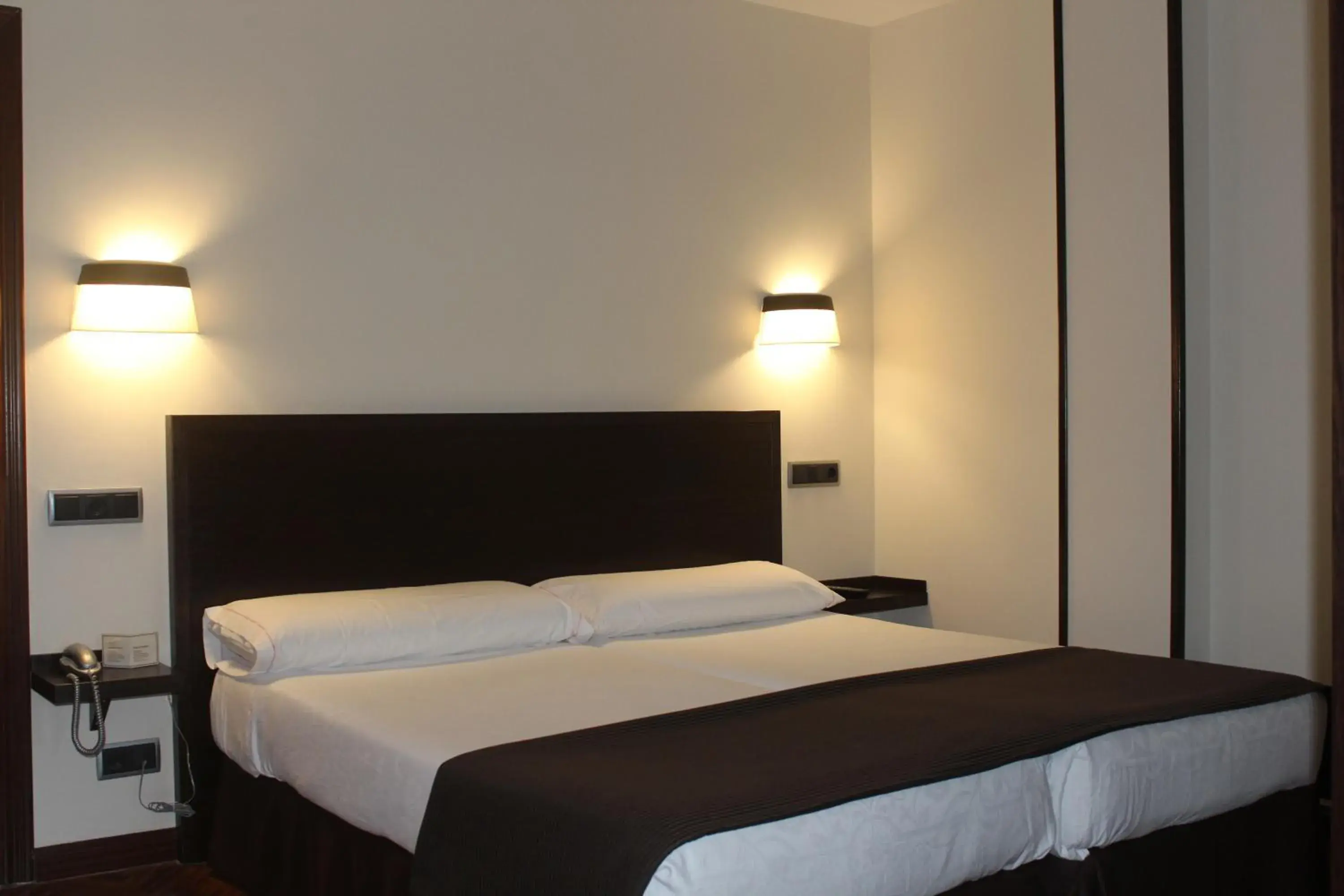 Triple Room in Hotel La Arquera Triple Room in Hotel La Arquera