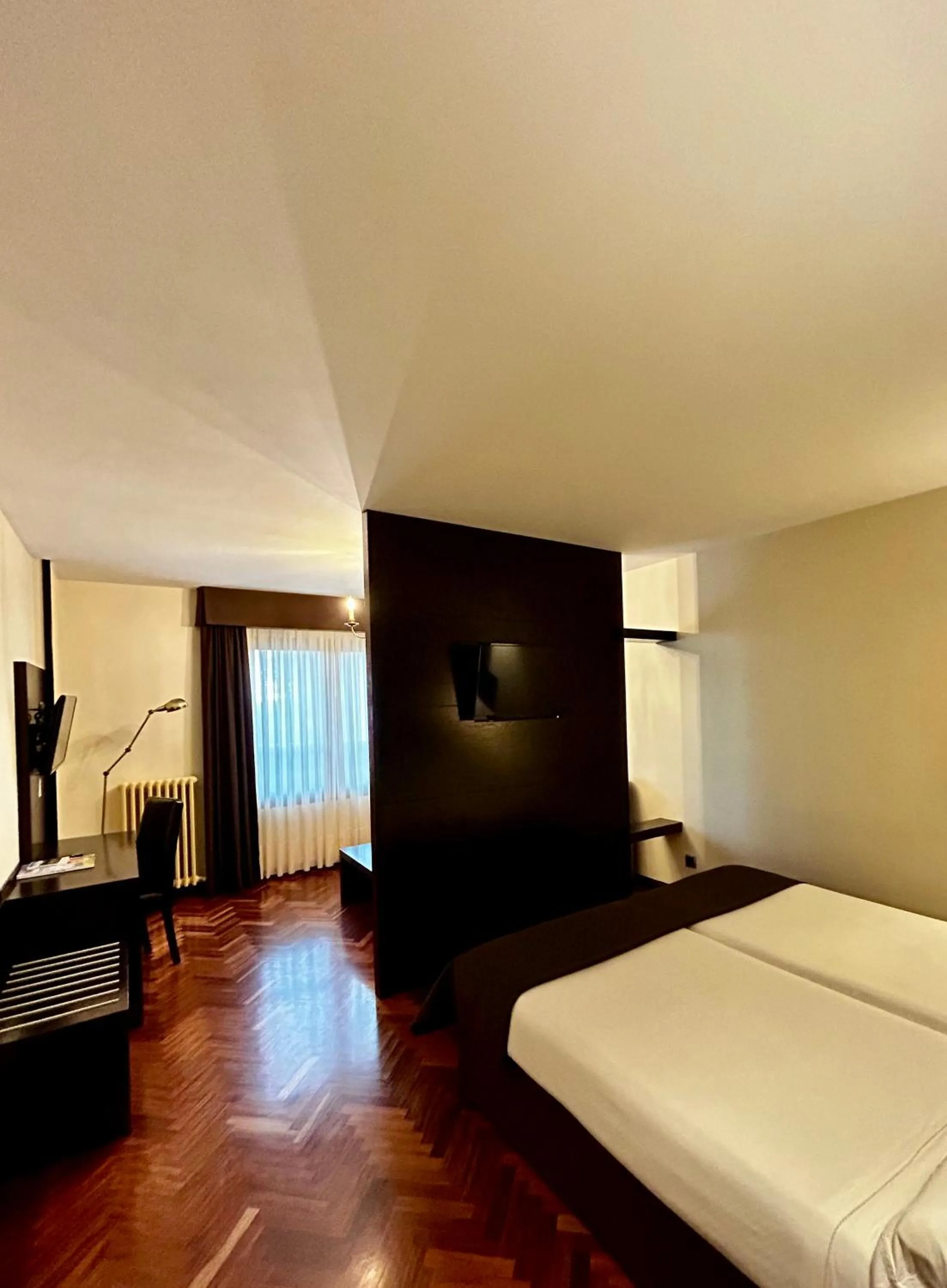 Photo of the whole room in Hotel La Arquera