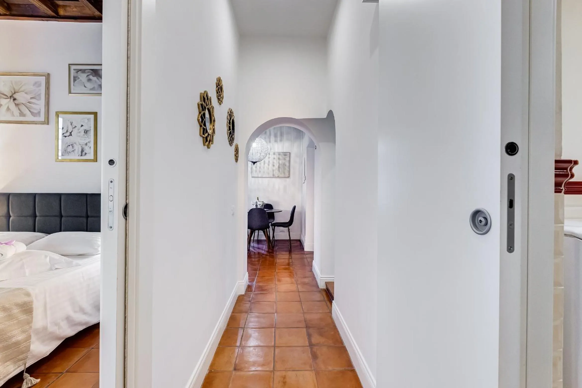 Photo of the whole room, Bed in Campo dei fiori Royal Orchid apartment
