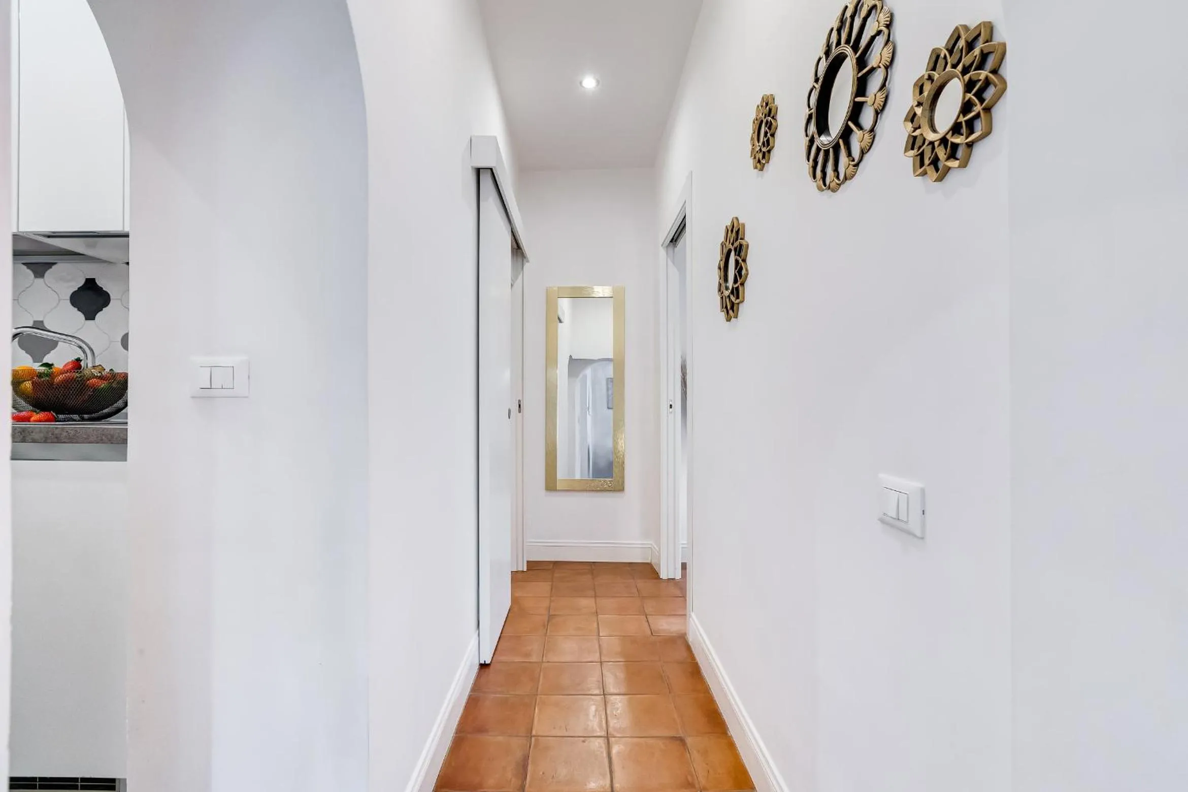 Decorative detail in Campo dei fiori Royal Orchid apartment