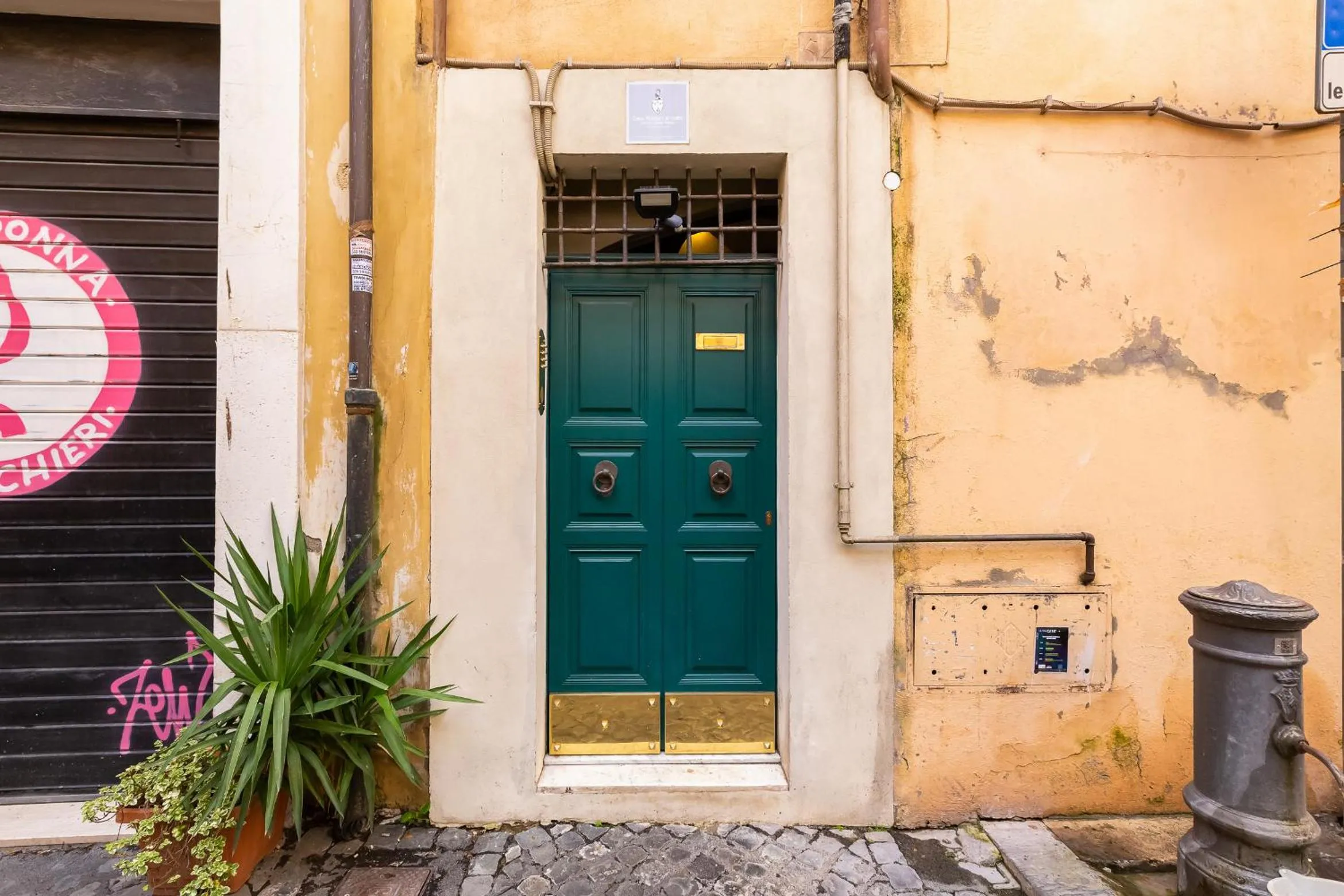 Property building in Campo dei fiori Royal Orchid apartment