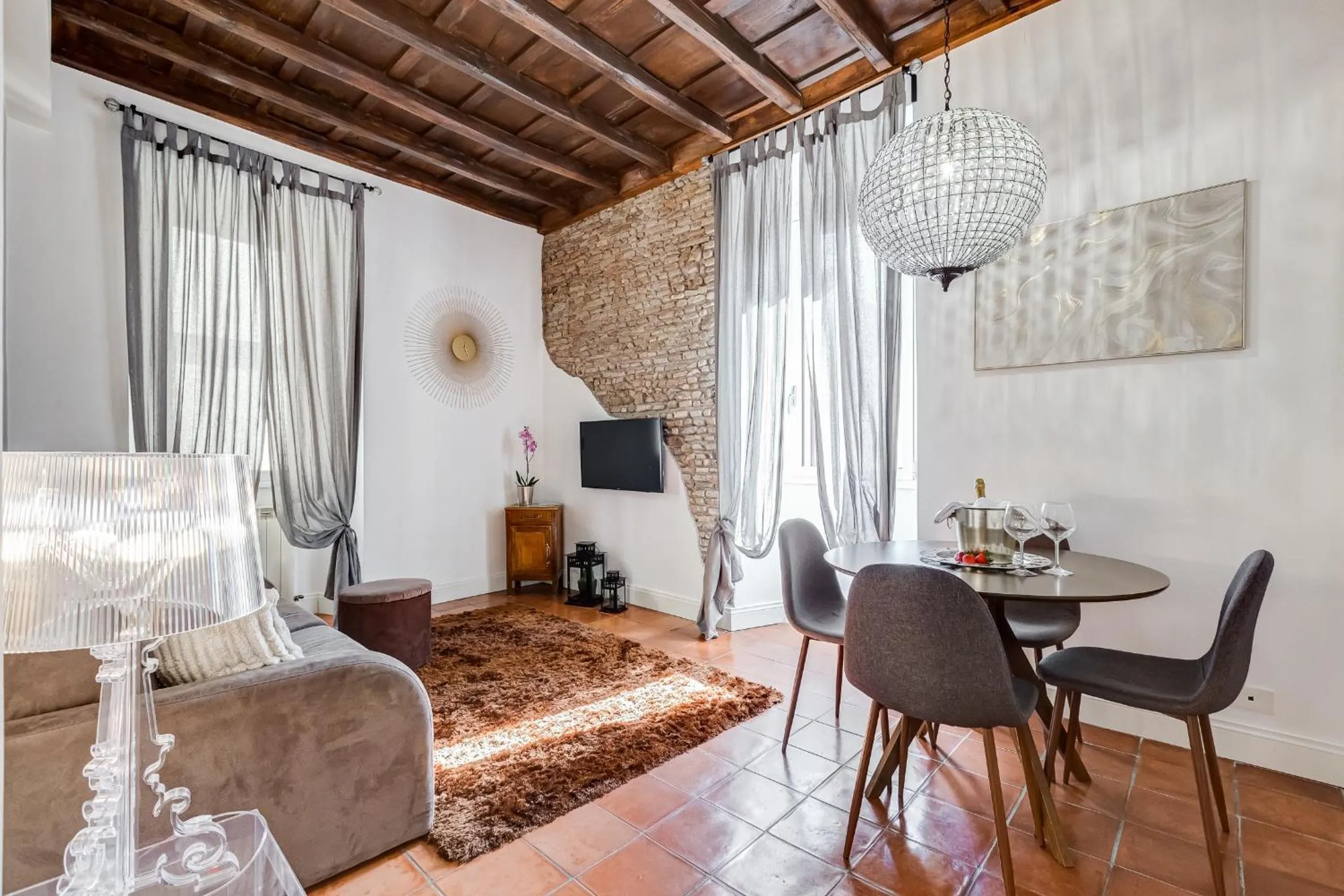 Living room, Bed in Campo dei fiori Royal Orchid apartment