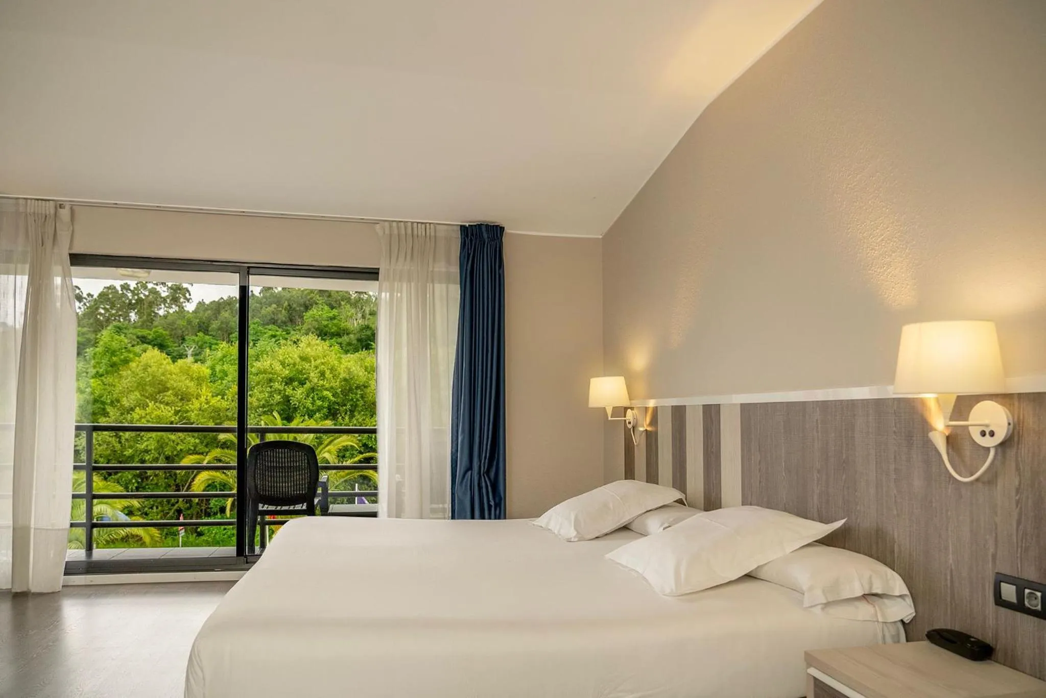 Photo of the whole room, Bed in Hotel La Palma de Llanes