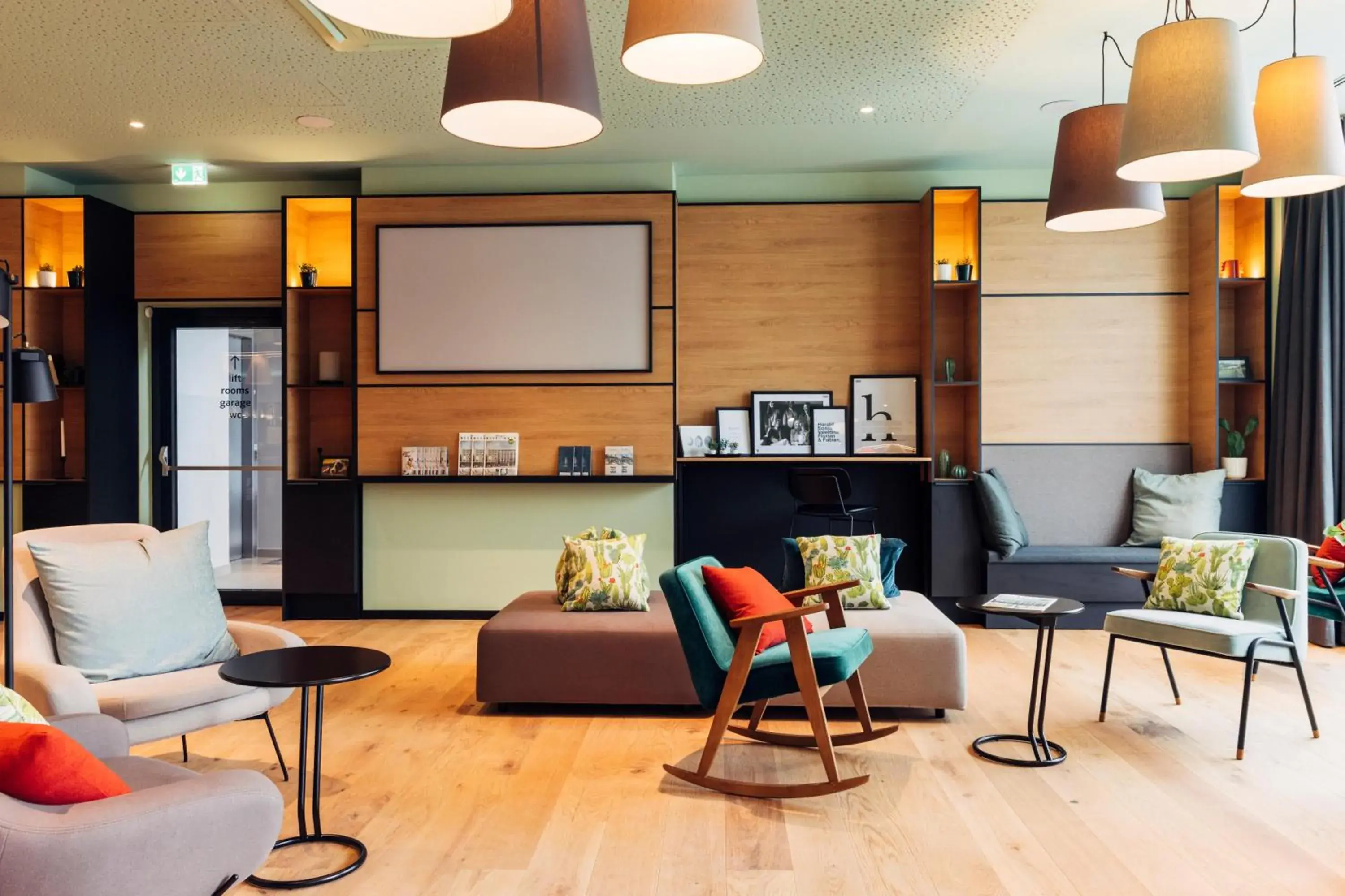 Lobby or reception in harry's home Villach hotel & apartments Lobby or reception in harry's home Villach hotel & apartments