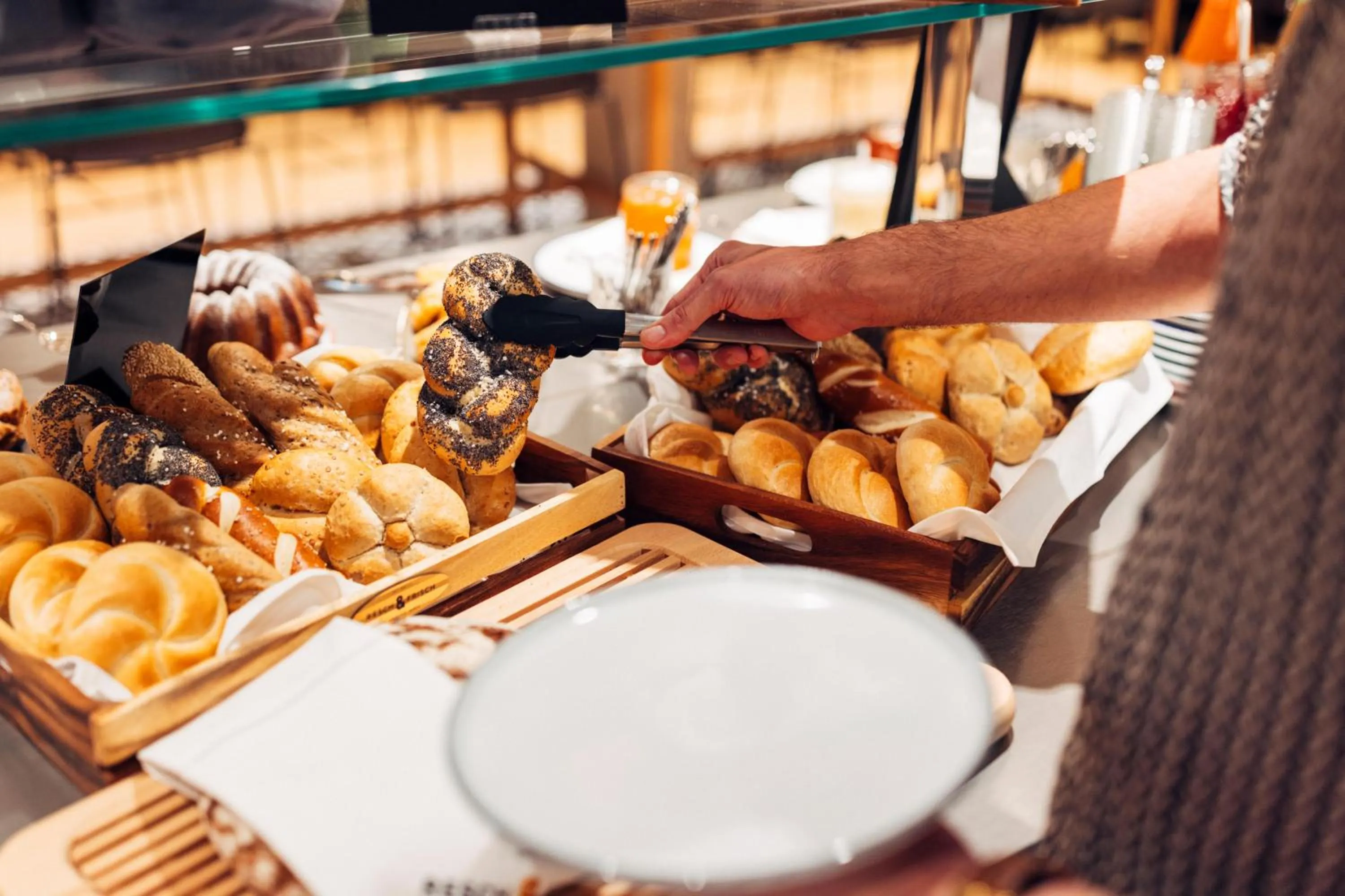 Restaurant/places to eat in harry's home Villach hotel & apartments