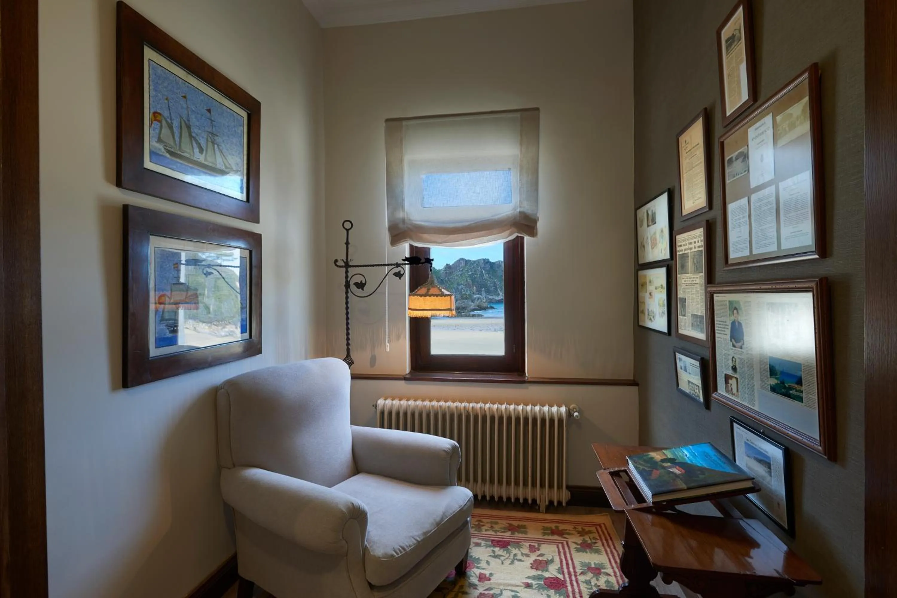 Communal lounge/ TV room in Hotel Mirador de La Franca