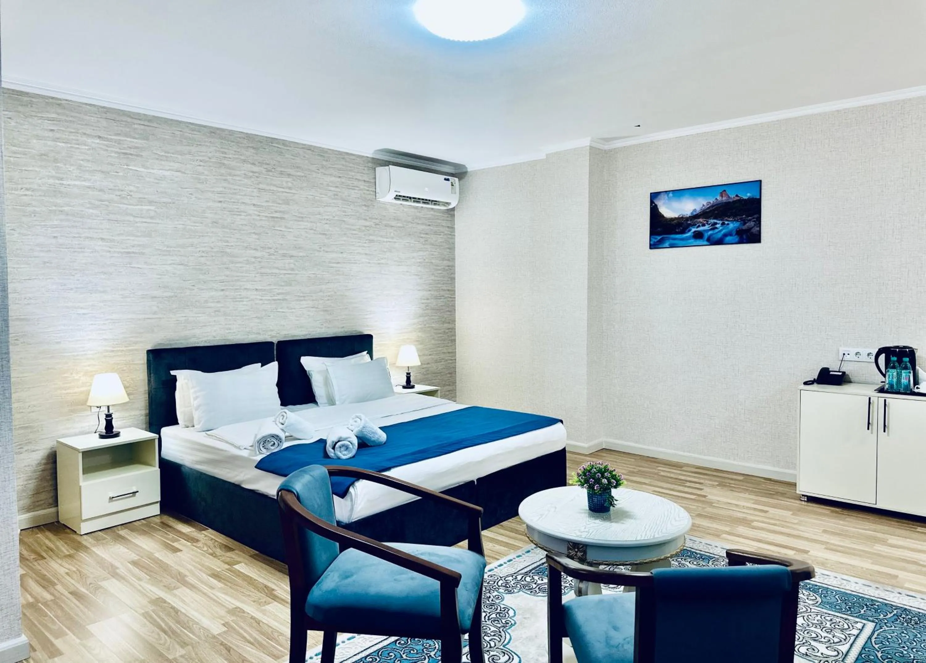 Photo of the whole room, Bed in Novza Palace Hotel