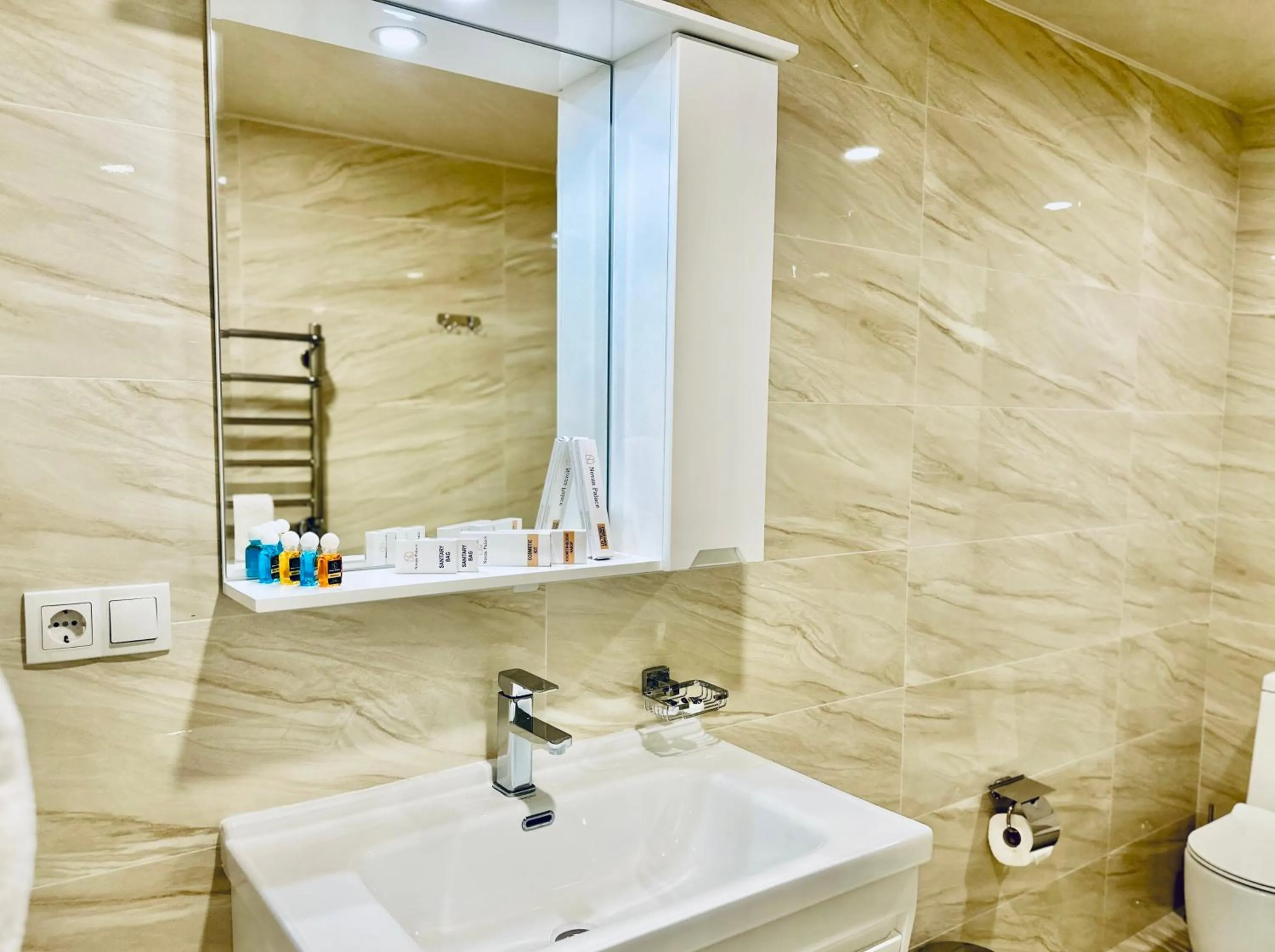 Shower in Novza Palace Hotel