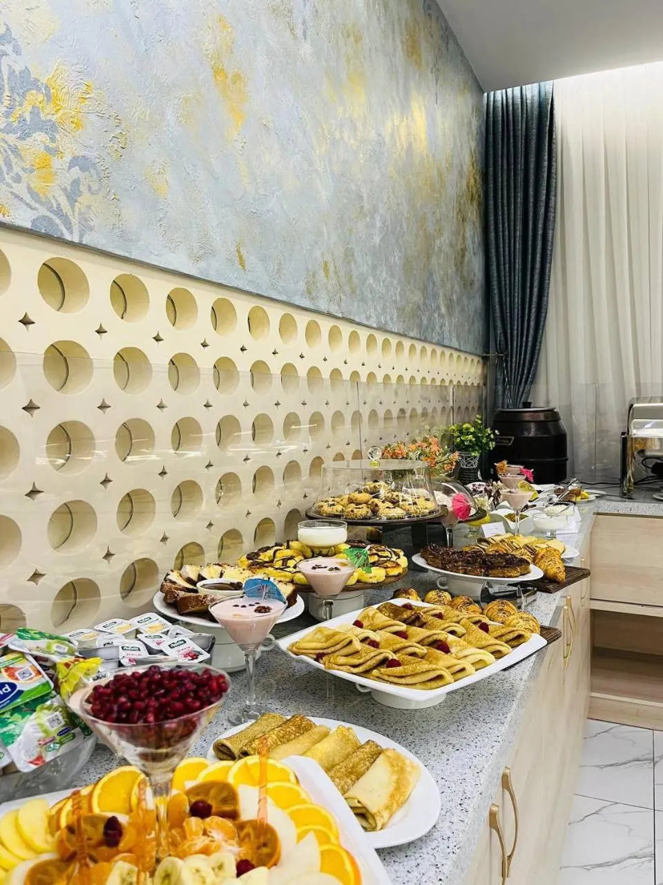 Buffet breakfast in Novza Palace Hotel