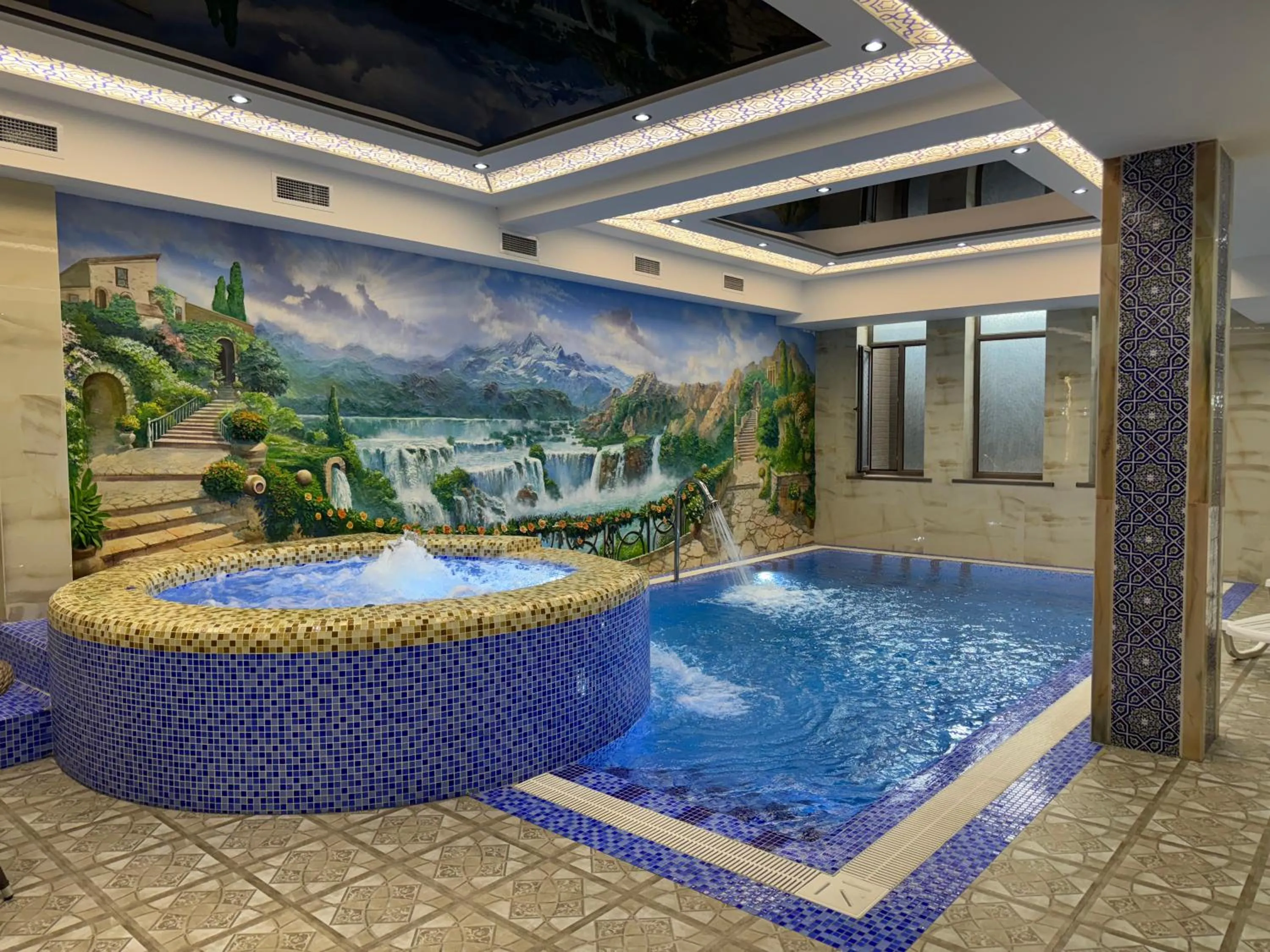 Swimming pool in Novza Palace Hotel