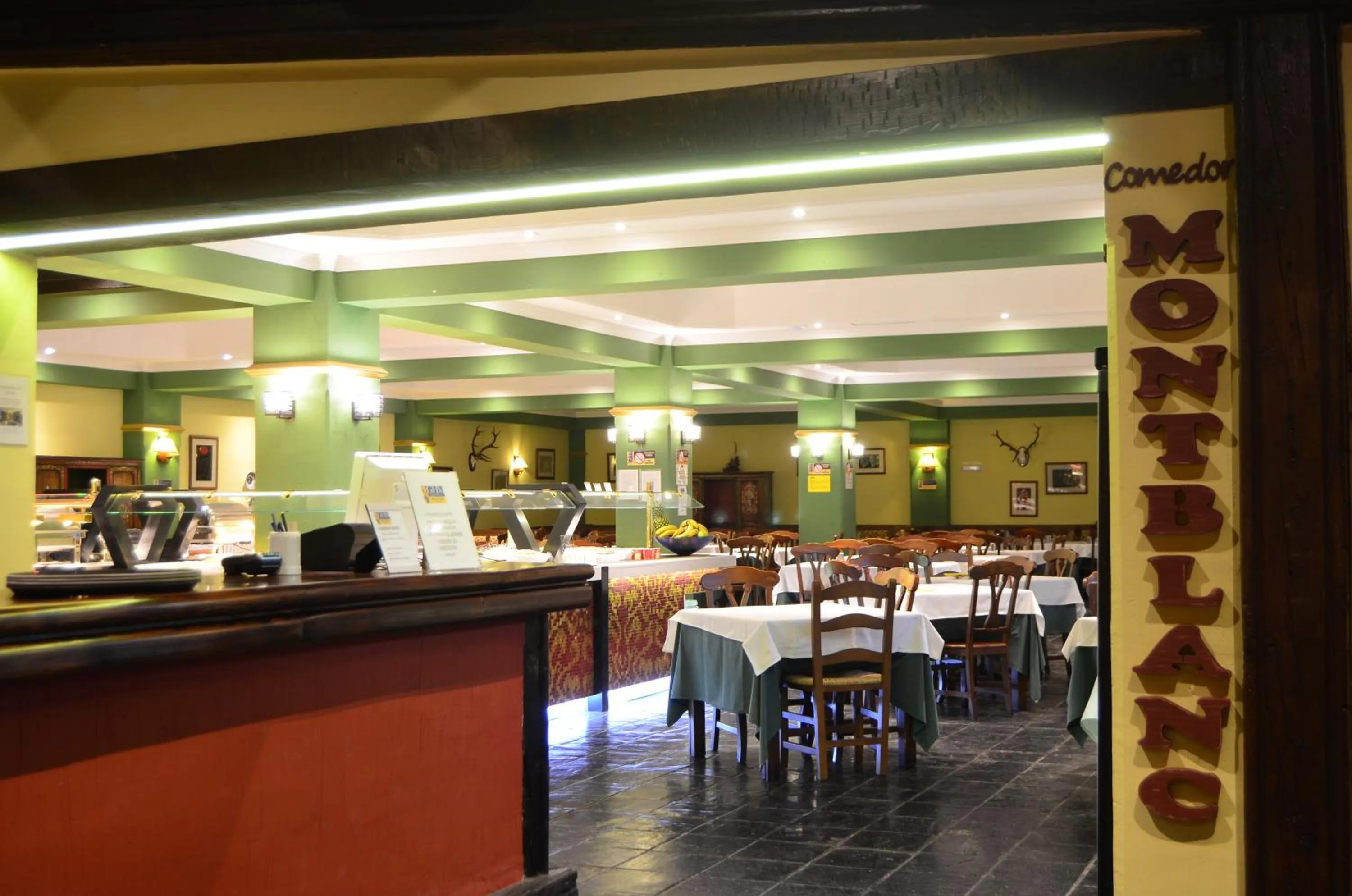 Restaurant/places to eat in Hotel GHM Monachil