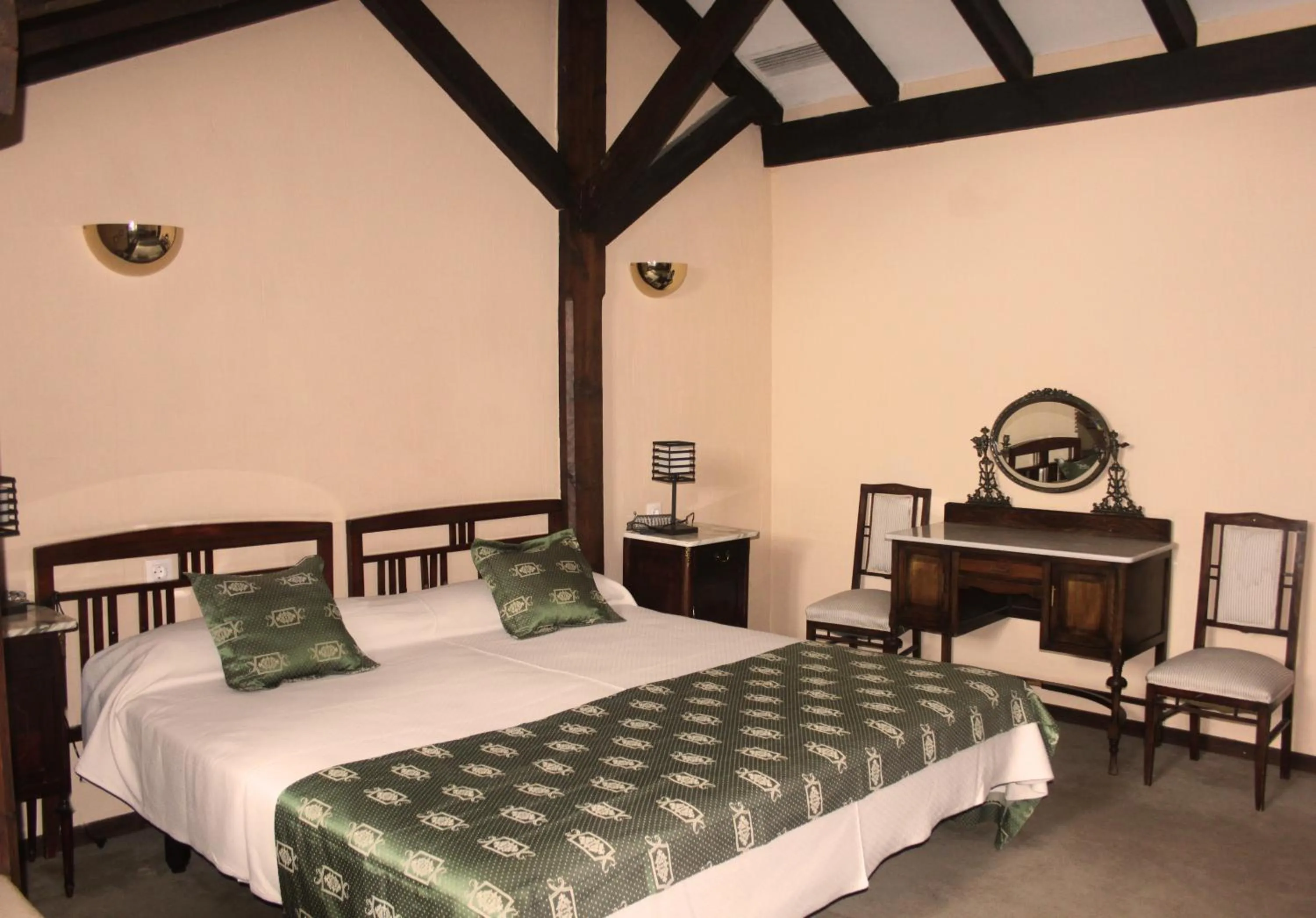 Bed in Hotel GHM Monachil