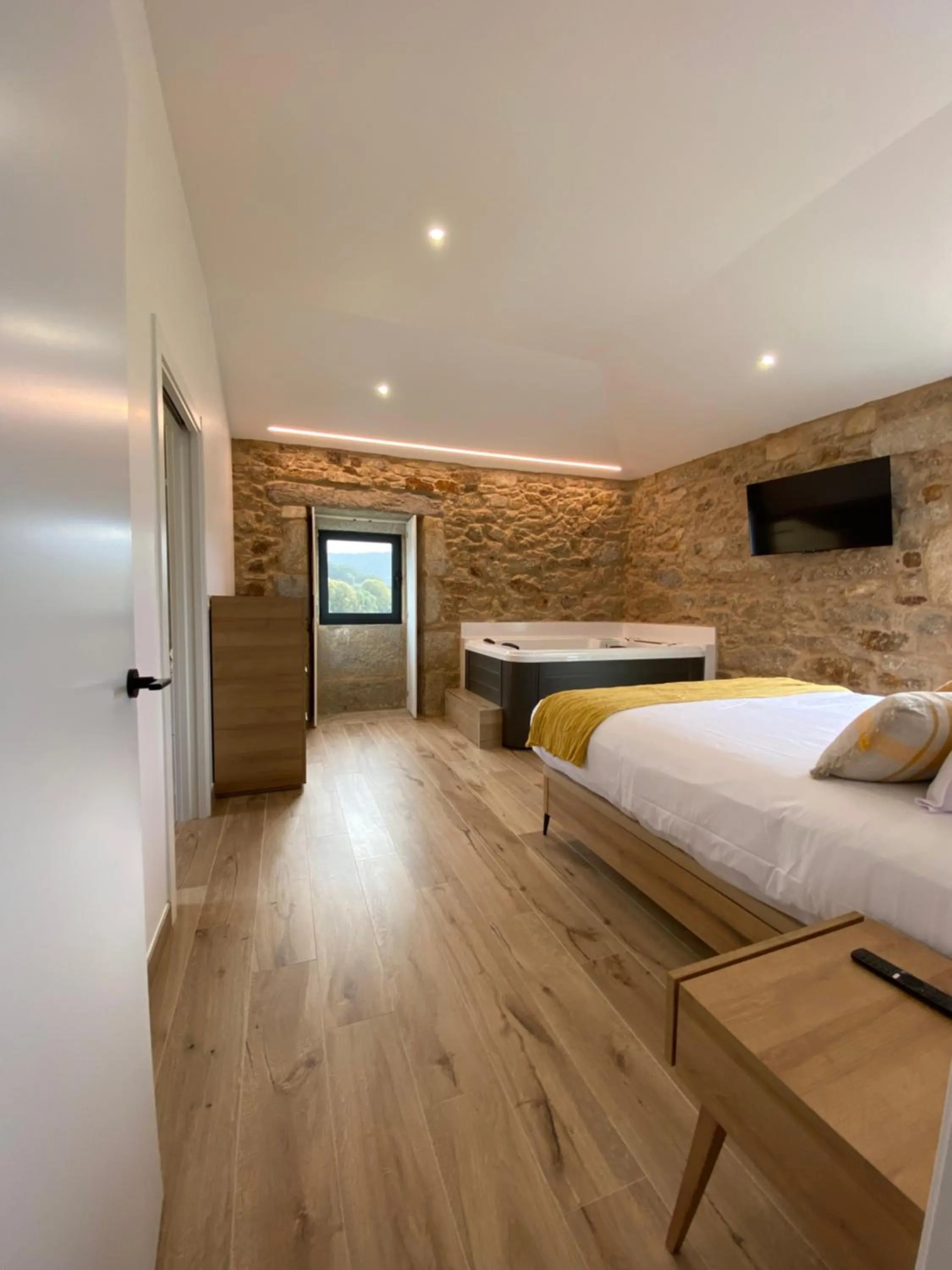 Hot Tub, Bed in Morada Atlántica