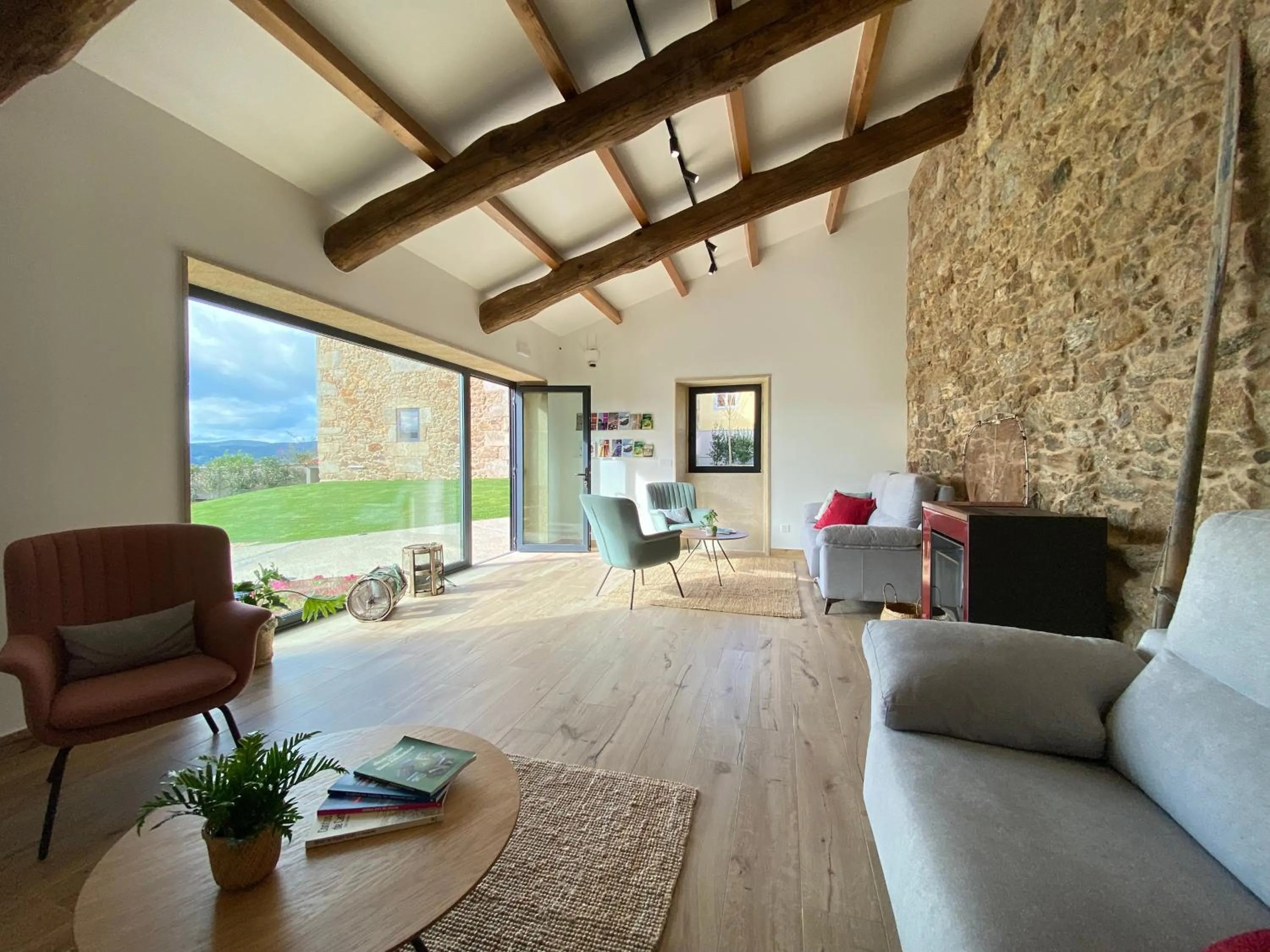 Communal lounge/ TV room in Morada Atlántica