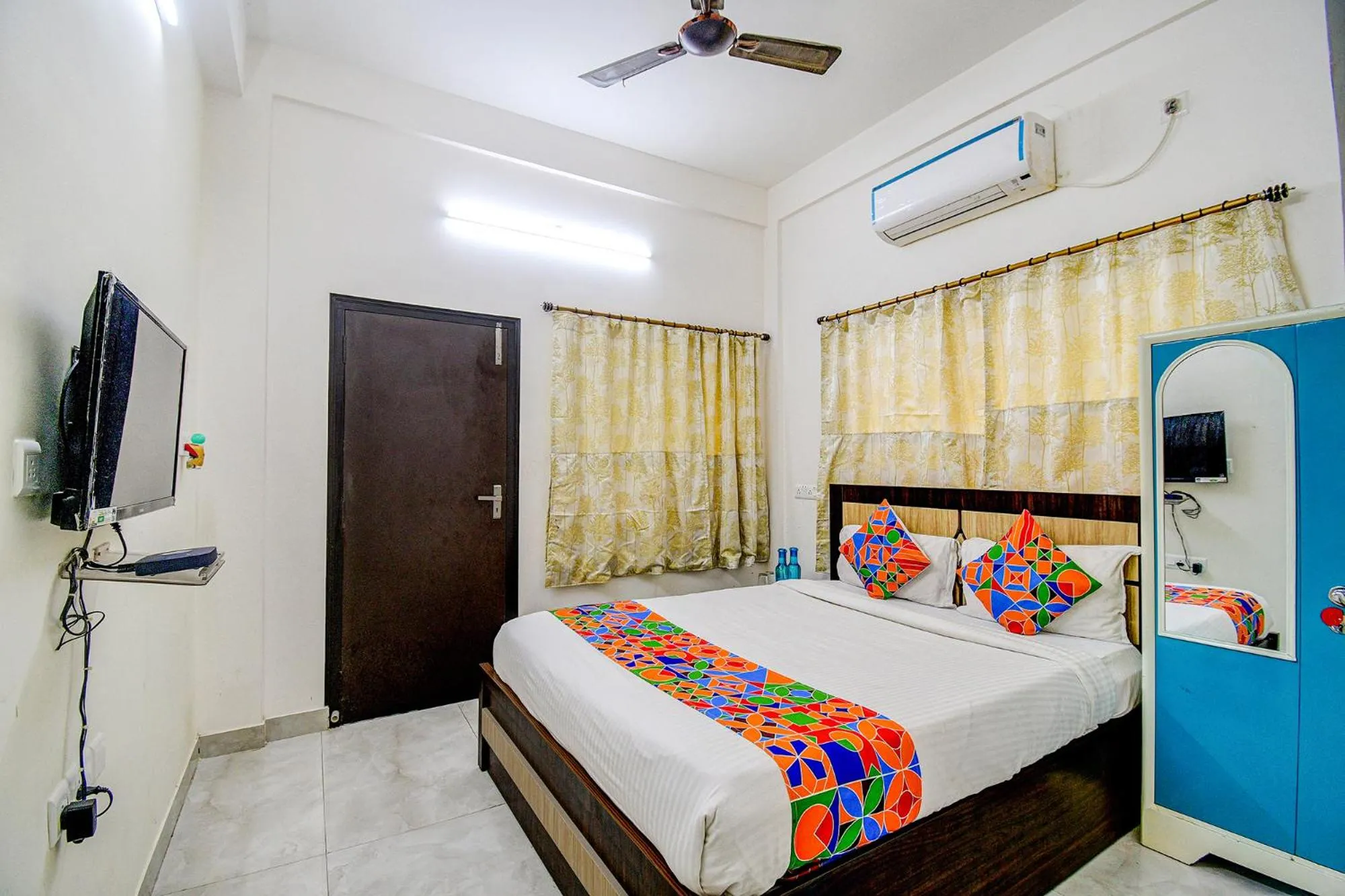 Bed in FabExpress Moon Residency