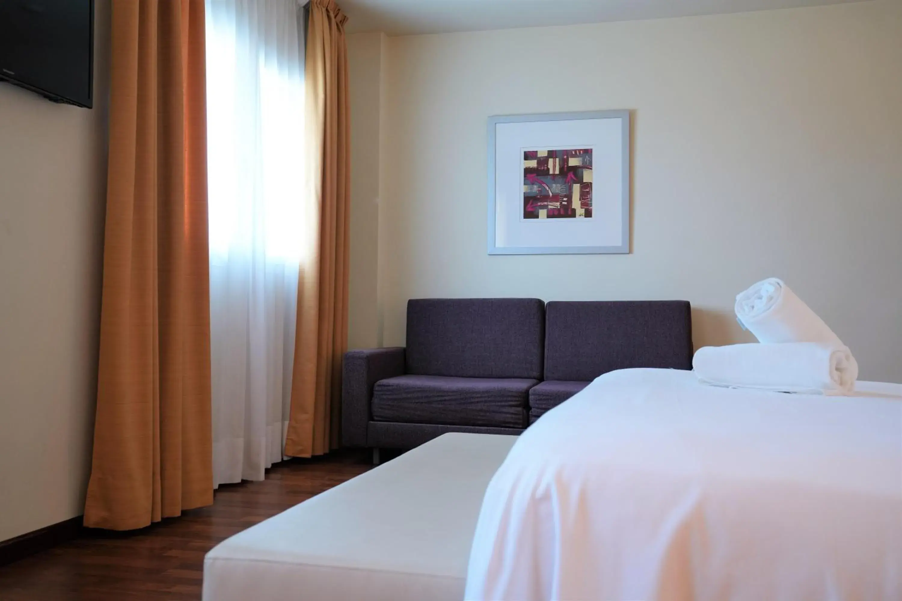 Premium Double Room (2 Adults) in Port Feria Valencia Premium Double Room (2 Adults) in Port Feria Valencia