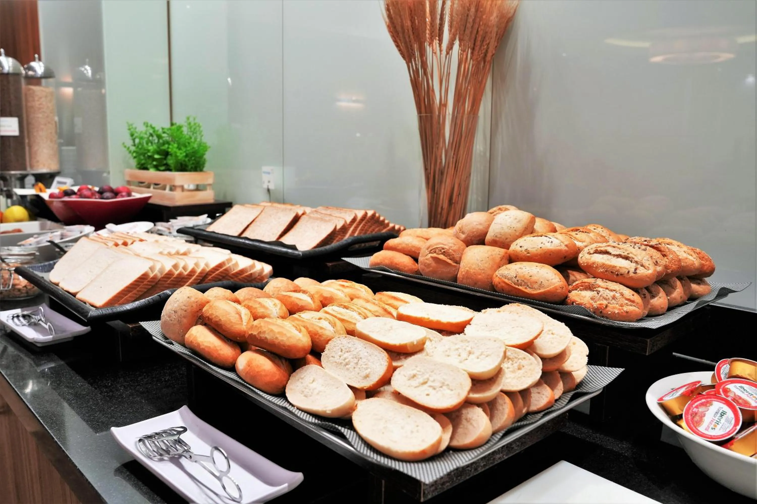 Restaurant/places to eat in Port Feria Valencia