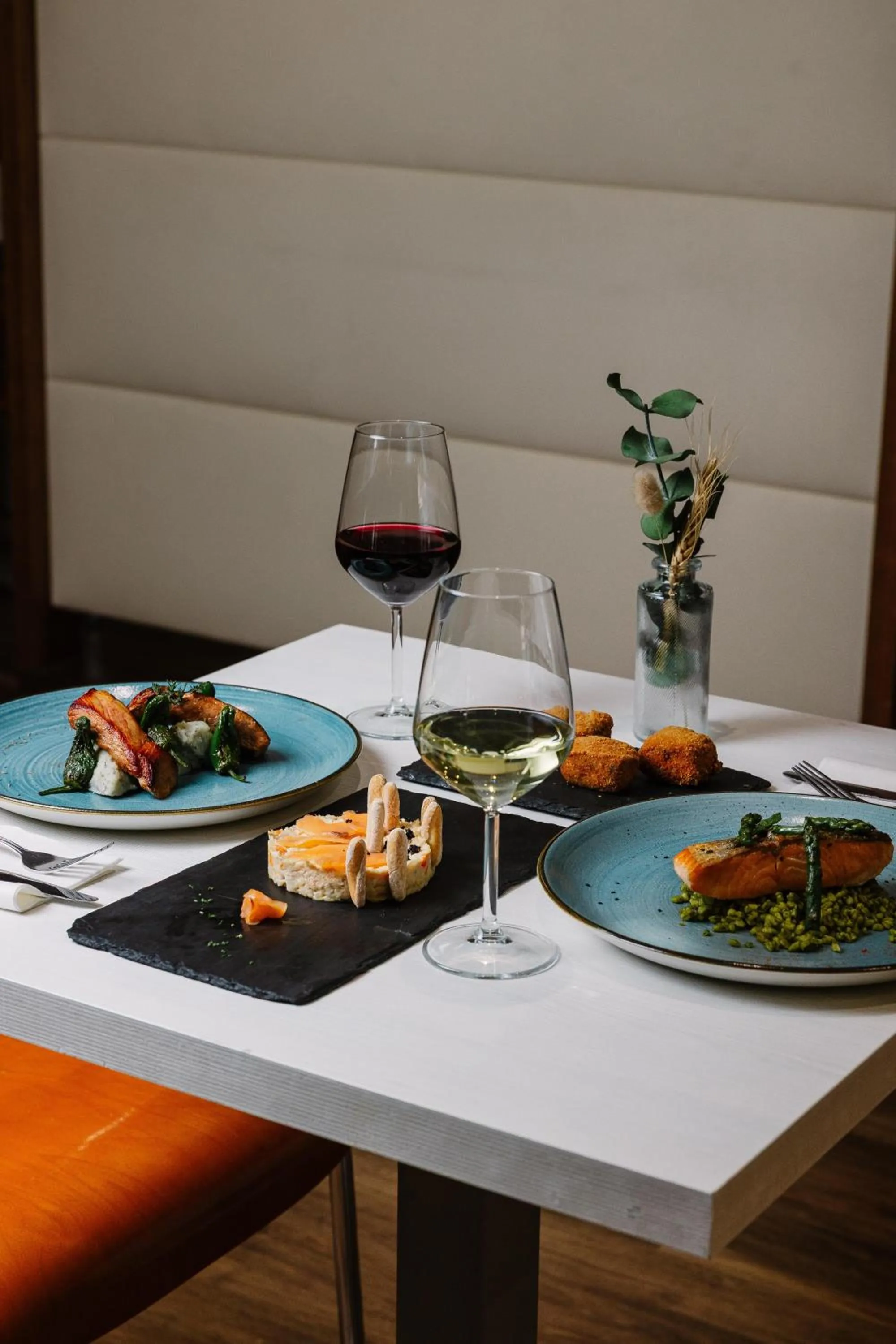 Restaurant/places to eat in Port Feria Valencia