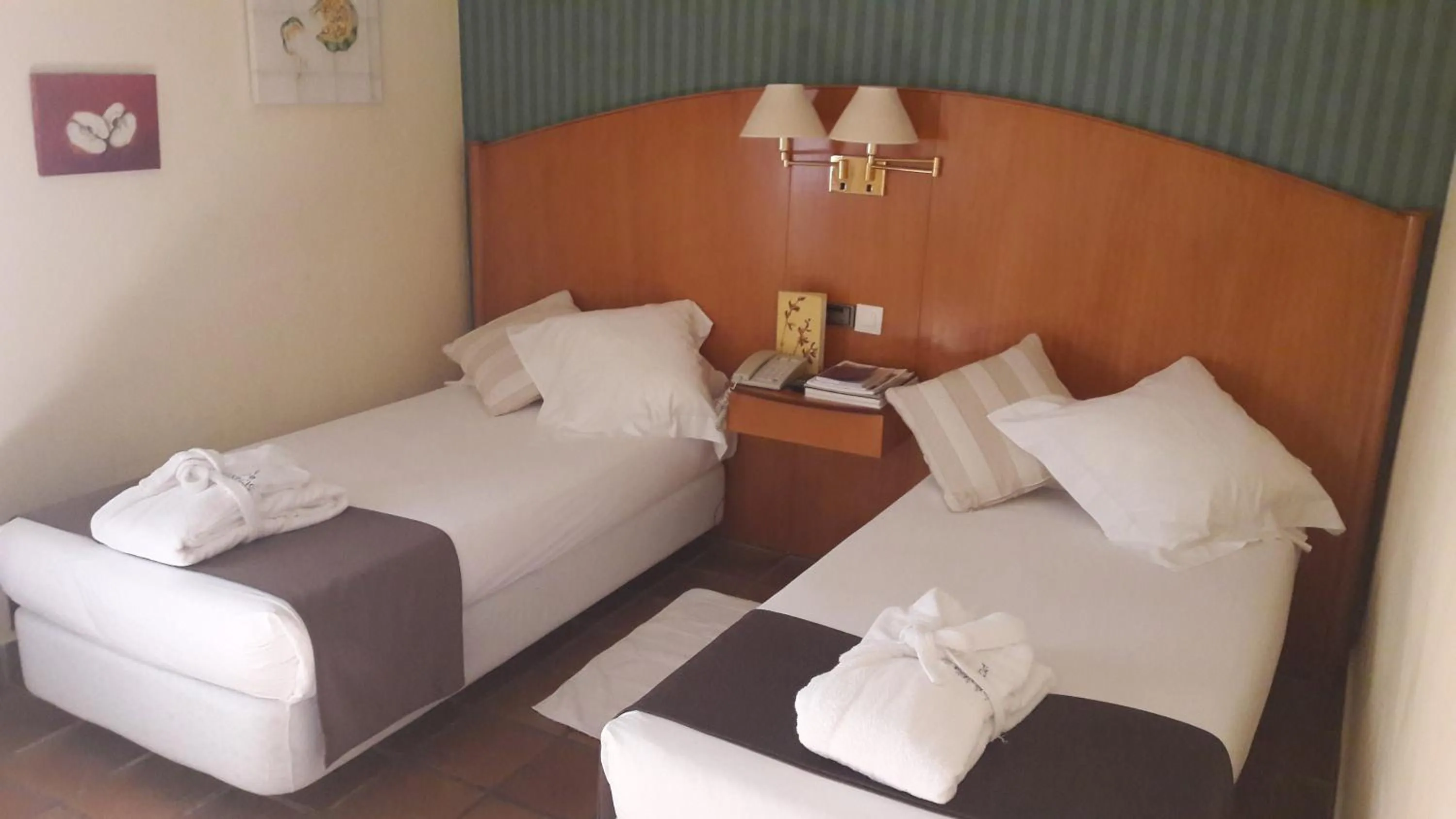 Photo of the whole room, Bed in Hotel L'Estació