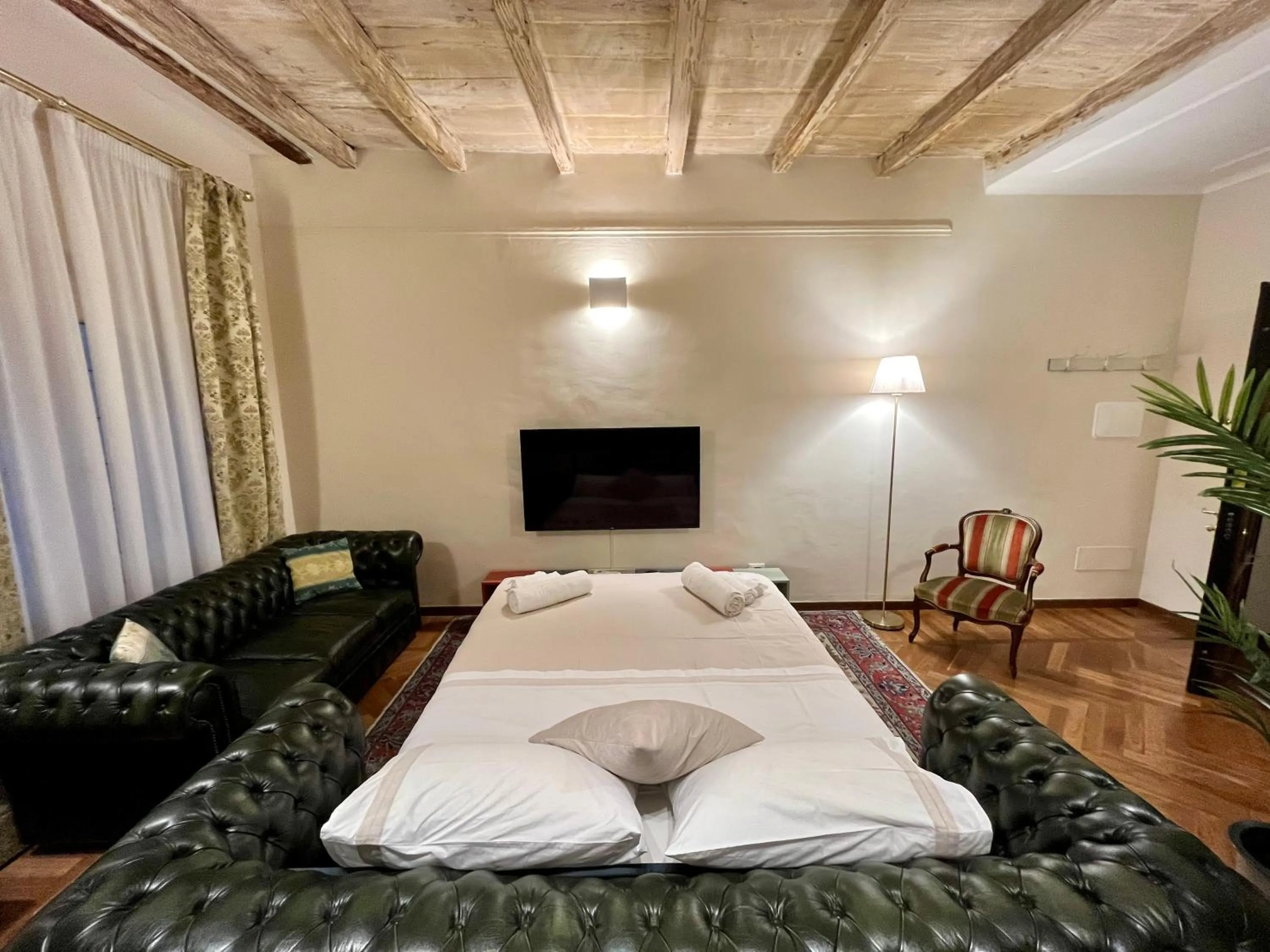De' Musei Suites - Premium One-Bedroom near Piazza Maggiore