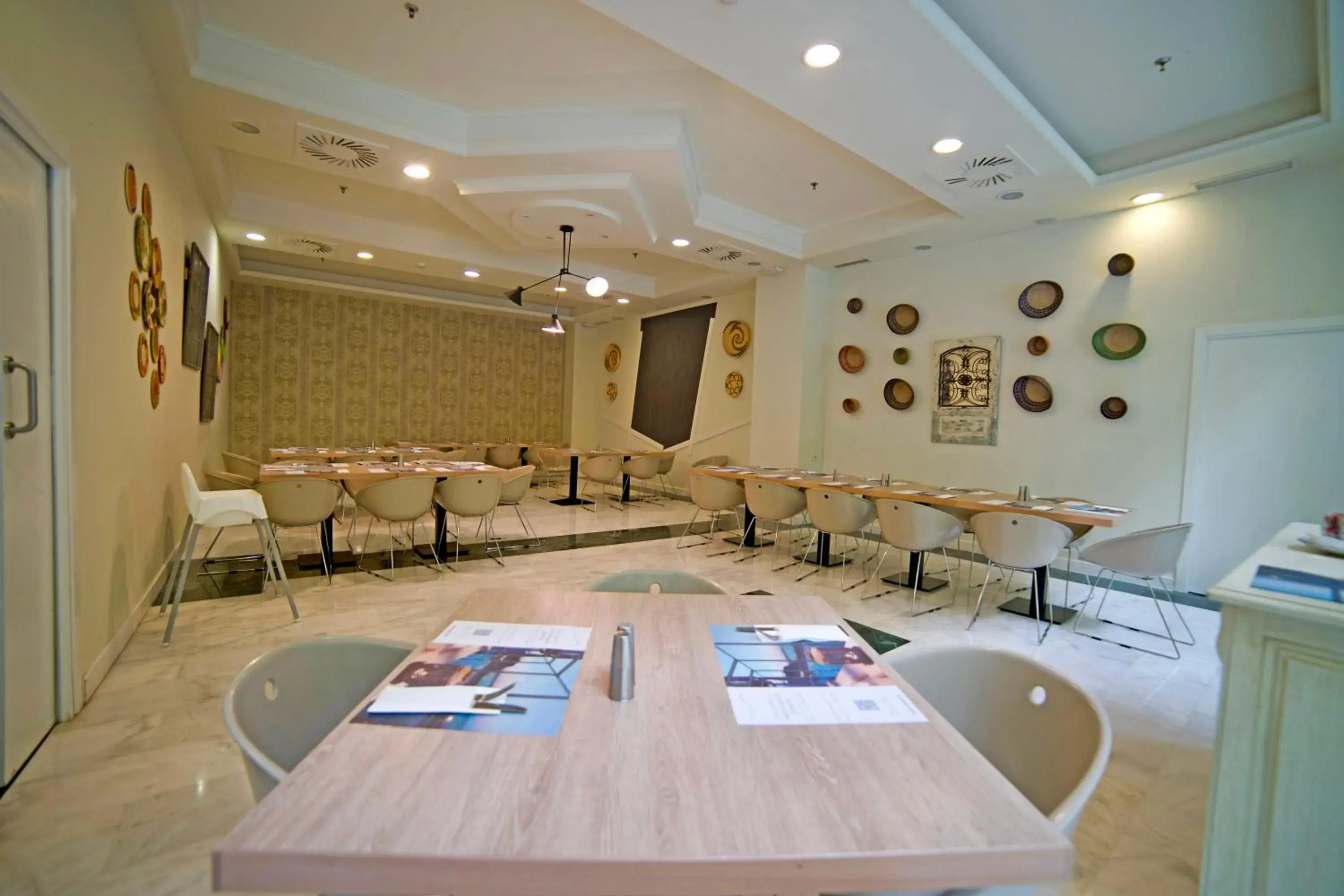 Restaurant/places to eat in Holiday World RIWO Hotel. Restaurant/places to eat in Holiday World RIWO Hotel.