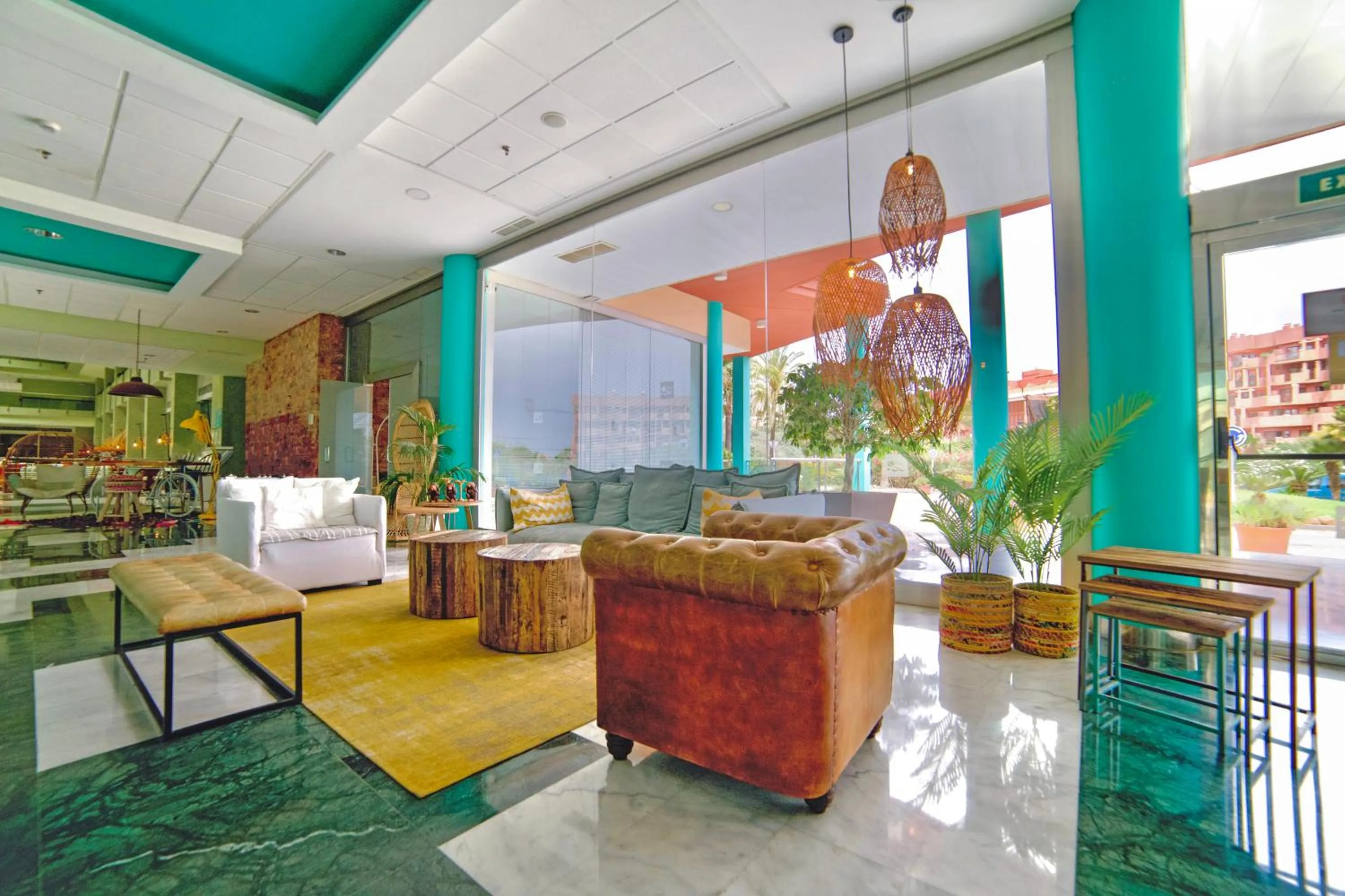 Living room in Holiday World RIWO Hotel.