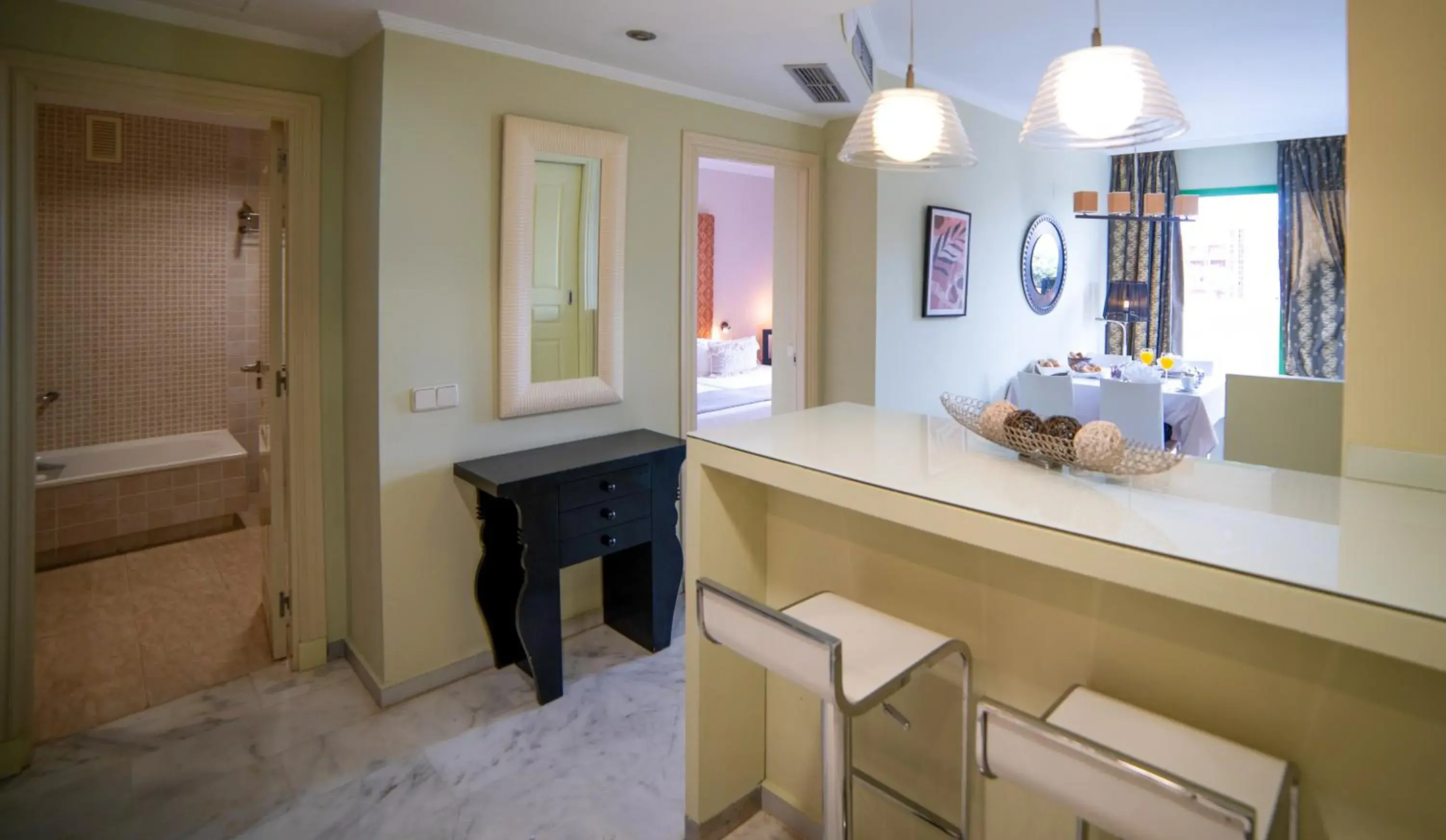 Select Unique - single occupancy in Holiday World RIWO Hotel. Select Unique - single occupancy in Holiday World RIWO Hotel.