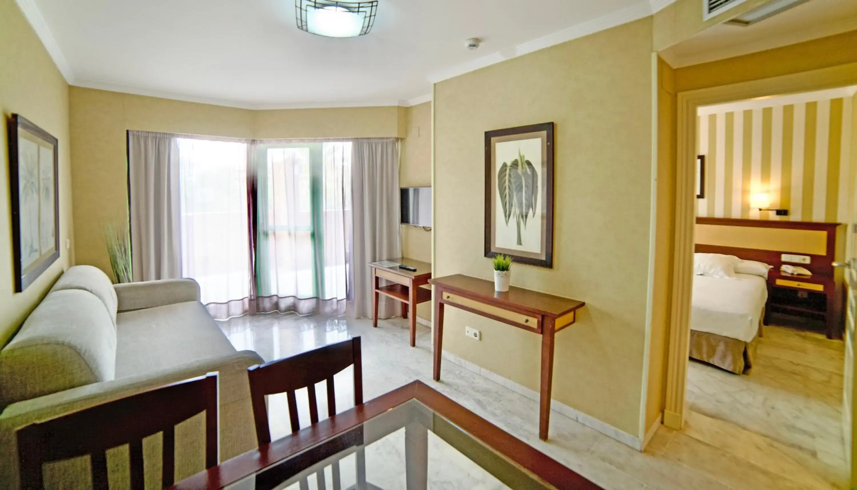 Photo of the whole room, Bed in Holiday World RIWO Hotel. Photo of the whole room, Bed in Holiday World RIWO Hotel.