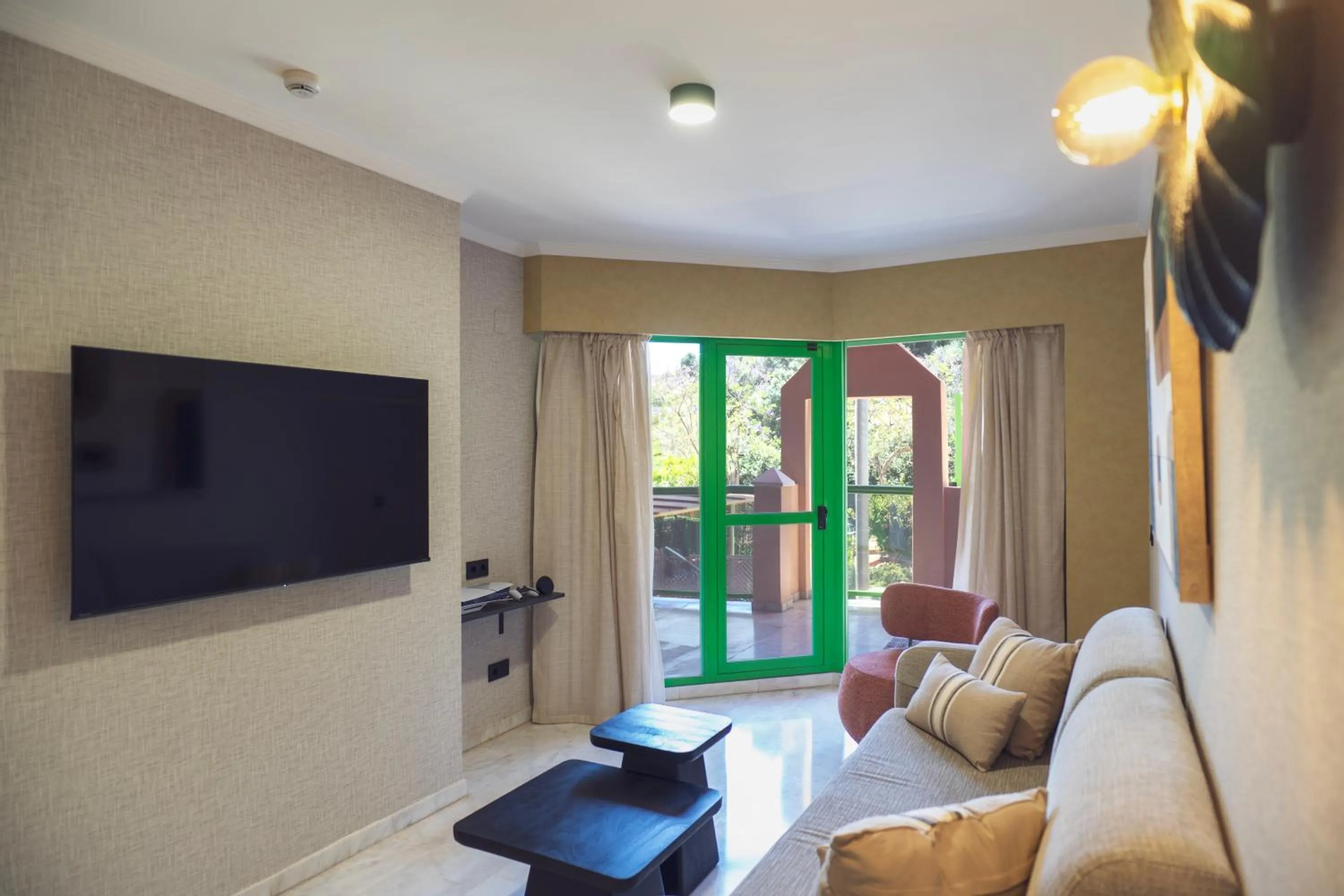 Photo of the whole room in Holiday World RIWO Hotel.