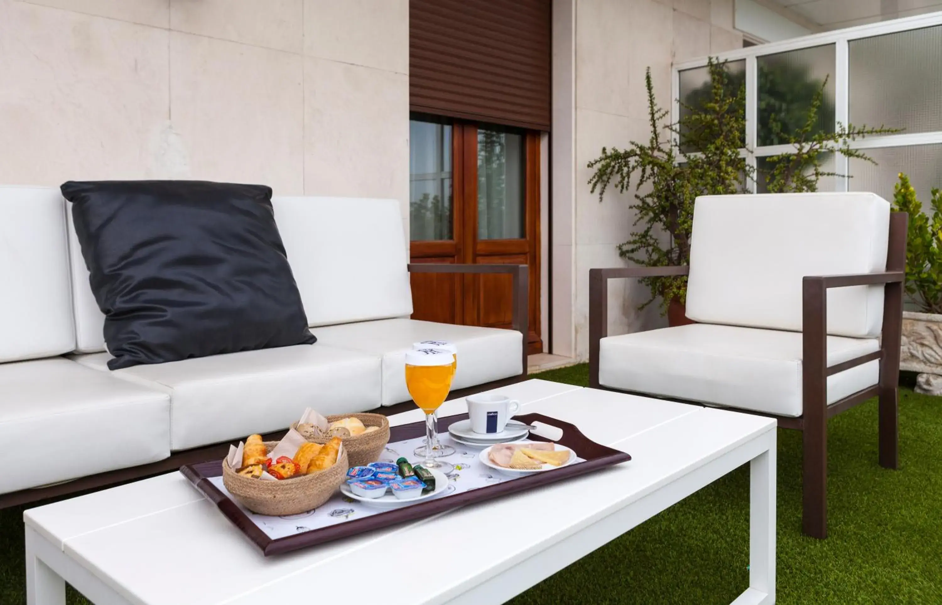 Breakfast in Hotel Inglaterra Breakfast in Hotel Inglaterra