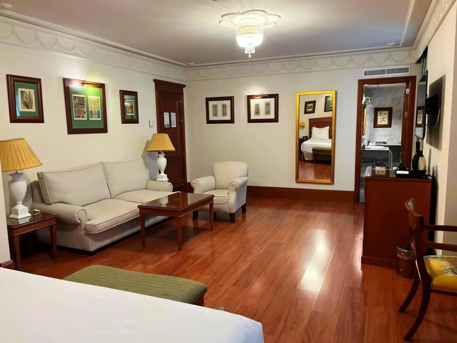 Bed in Hotel Inglaterra