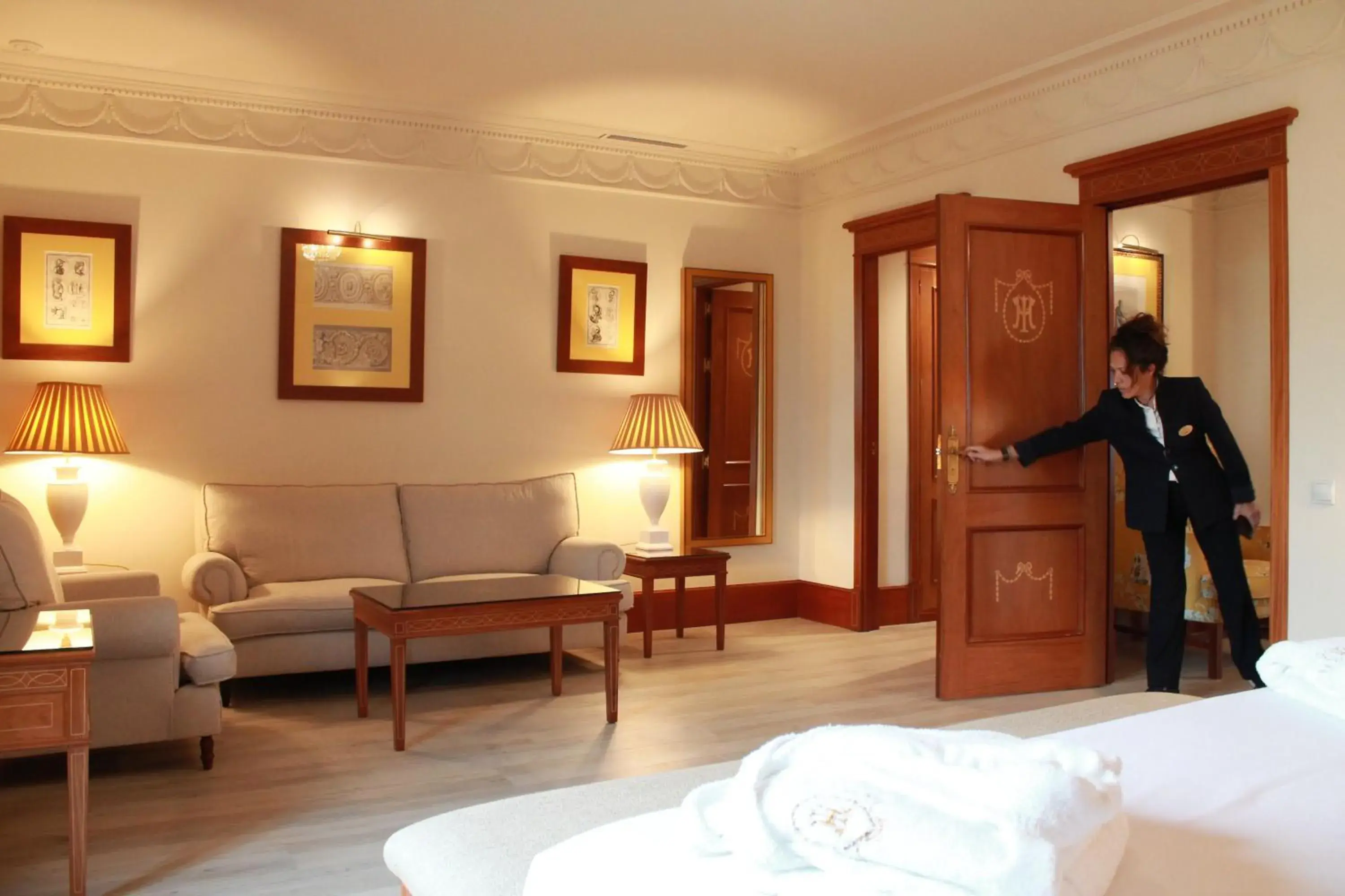 Premium Double Room in Hotel Inglaterra Premium Double Room in Hotel Inglaterra