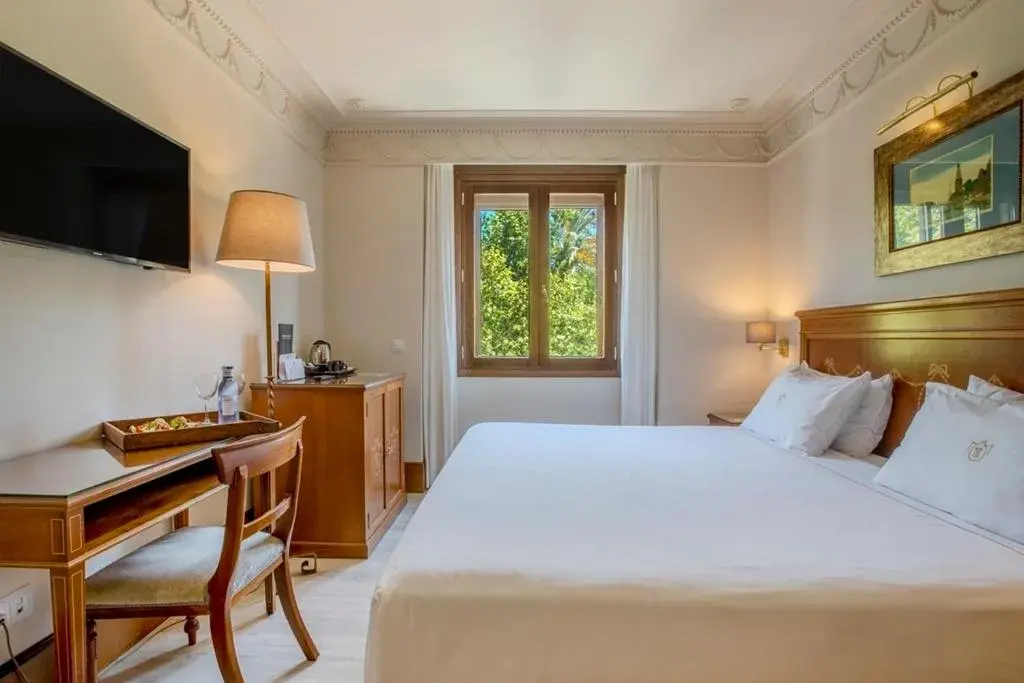 Bed in Hotel Inglaterra Bed in Hotel Inglaterra