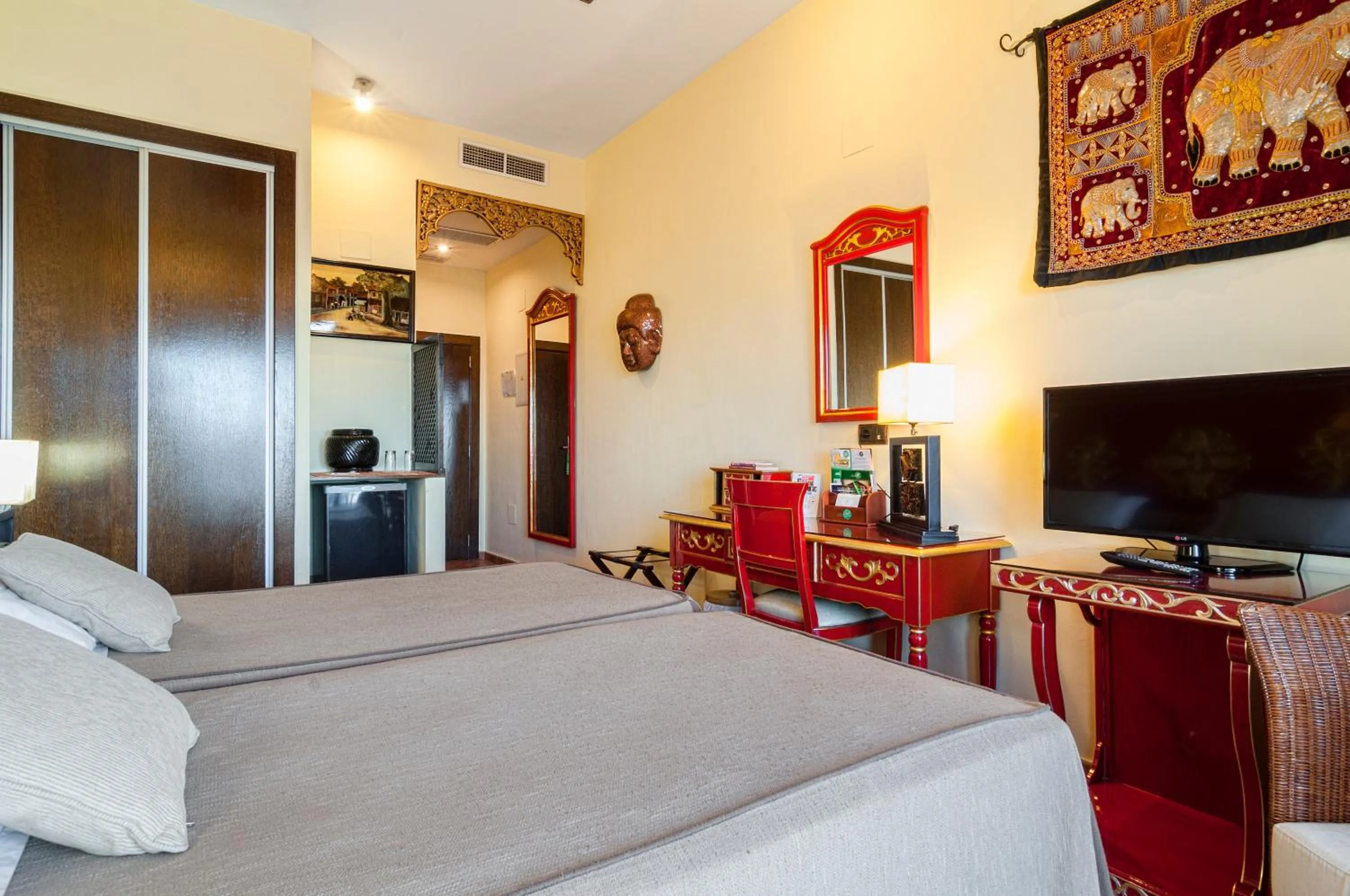 Photo of the whole room, Bed in Hotel & Spa Sierra de Cazorla 4*