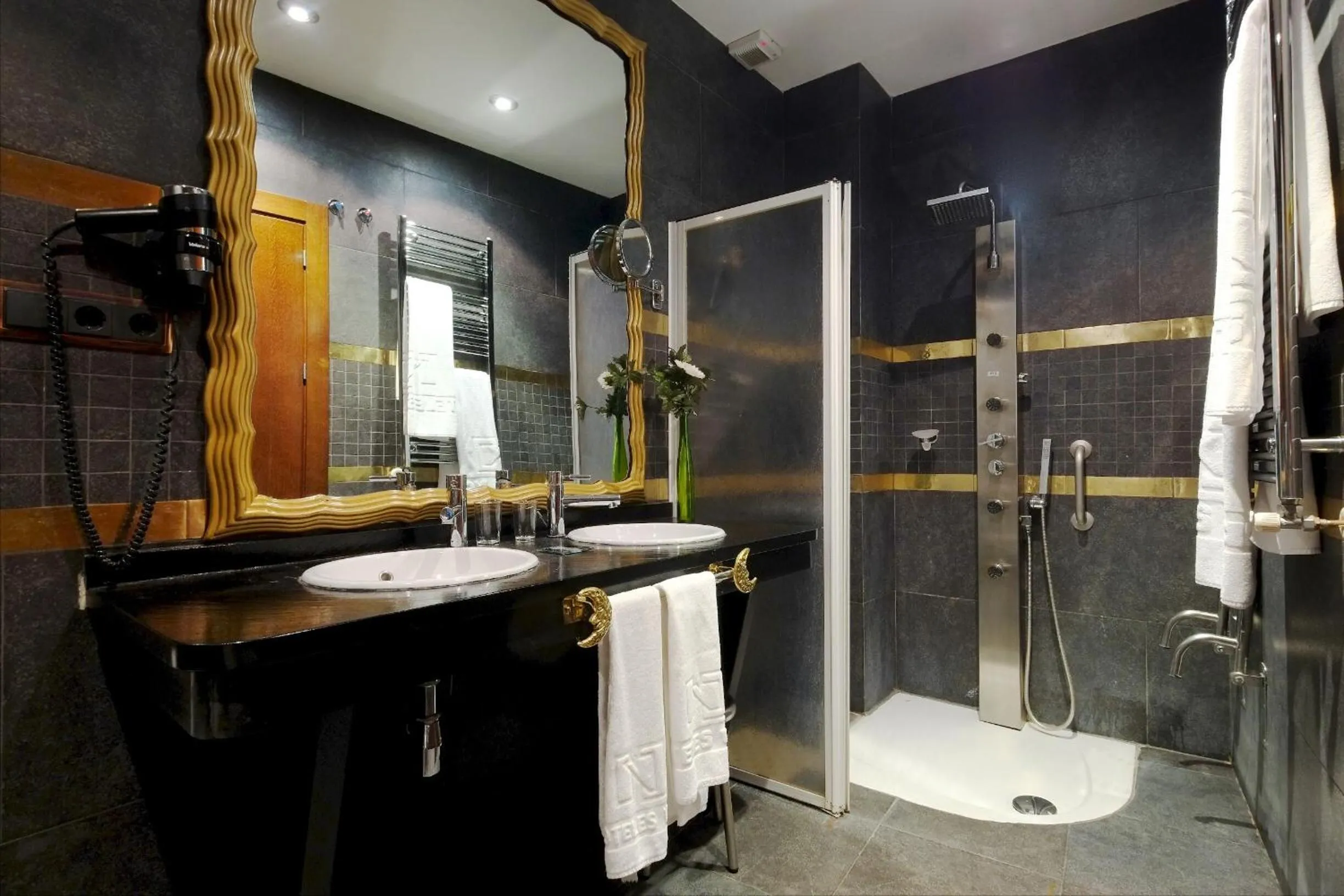 Bathroom in Hotel & Spa Sierra de Cazorla 4*