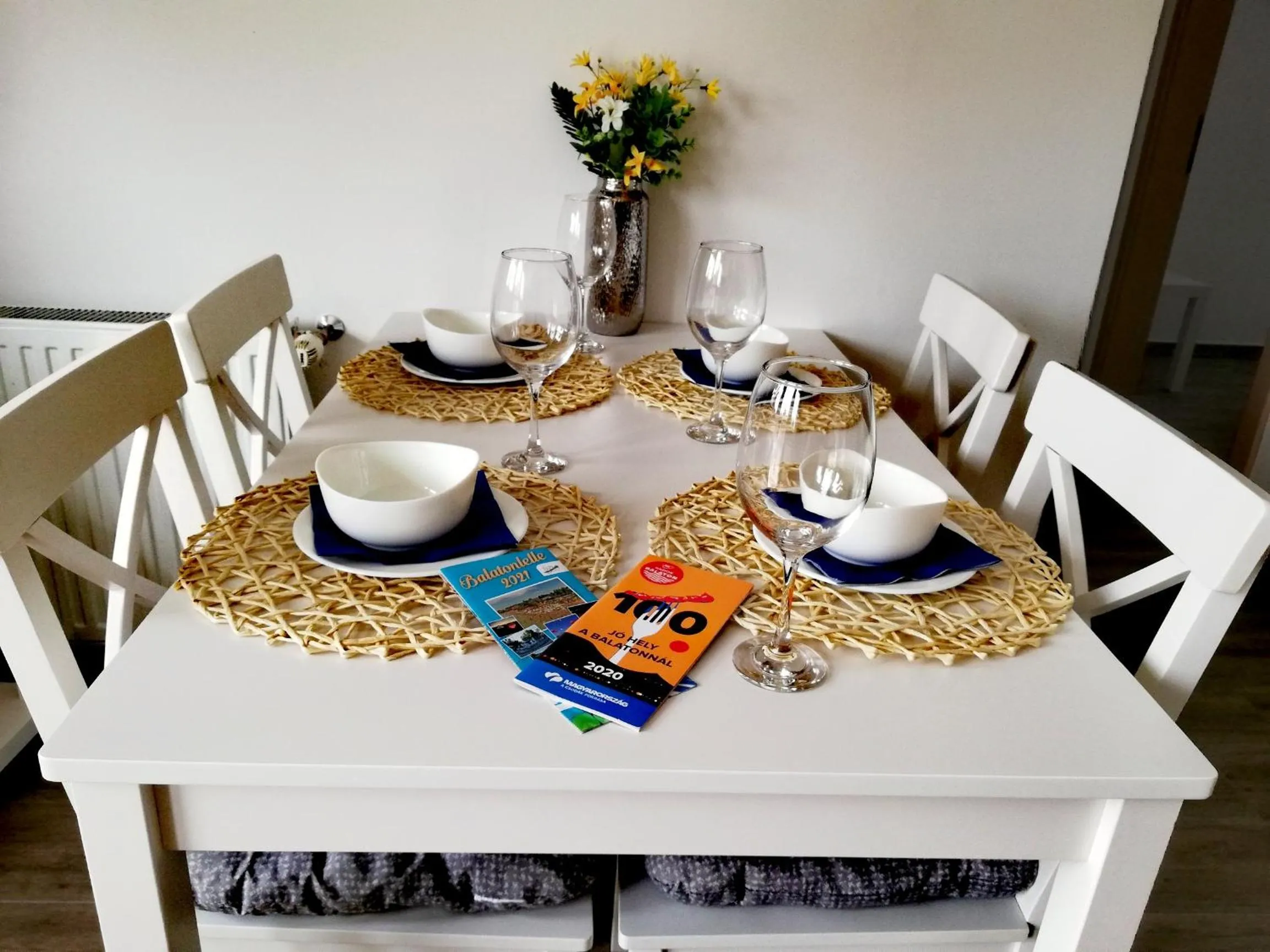 Kitchen or kitchenette in Happy Apartments