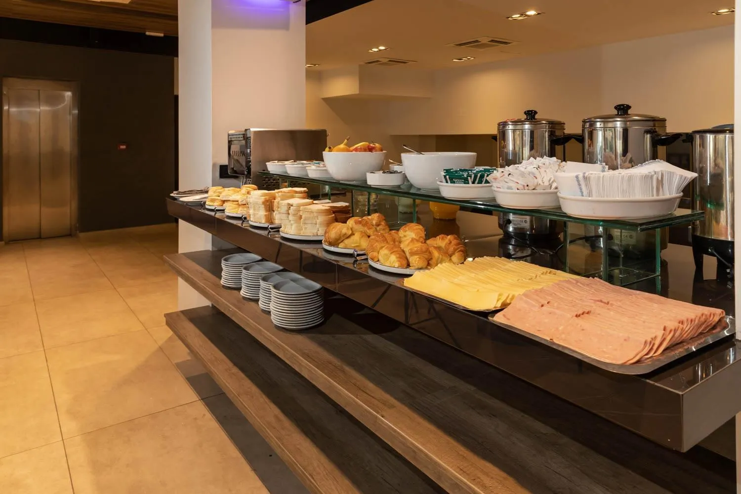 Breakfast in HOTEL M