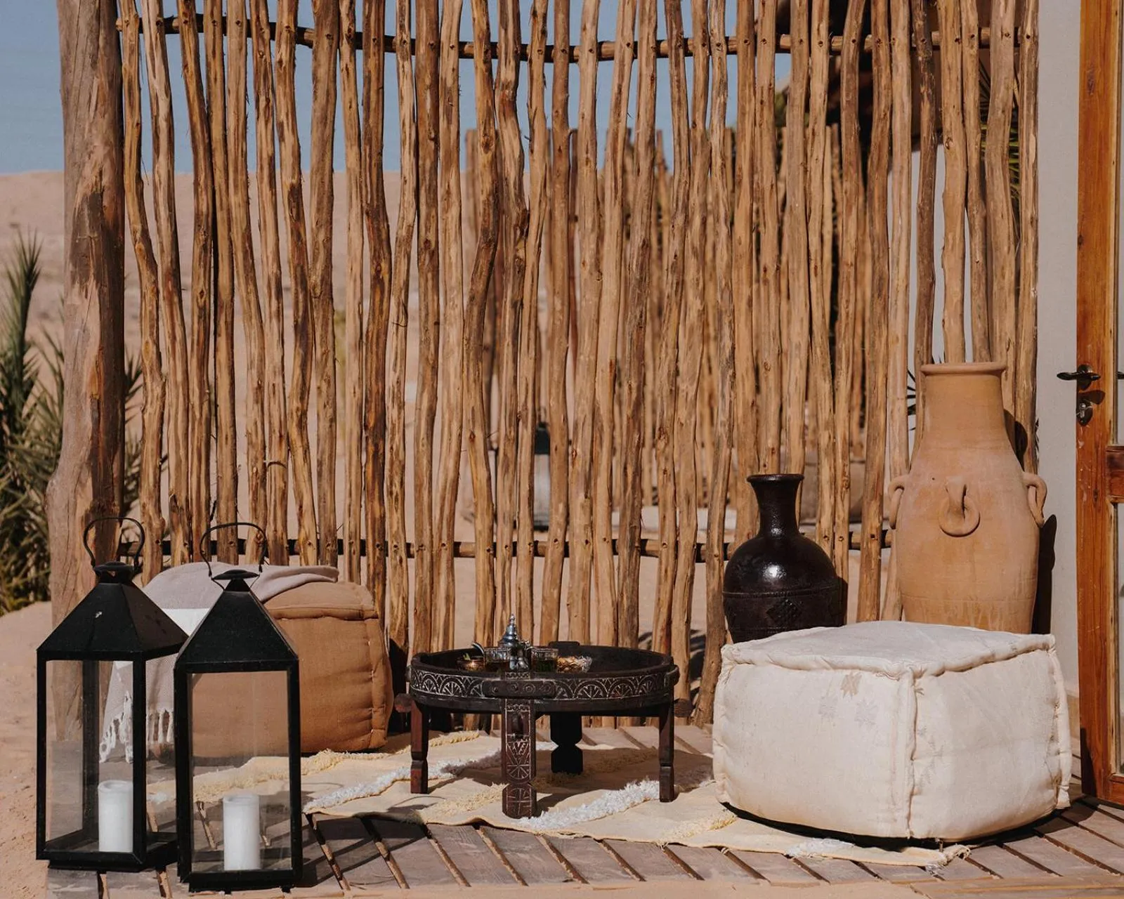 Balcony/Terrace in Caravan Dakhla by Our Habitas