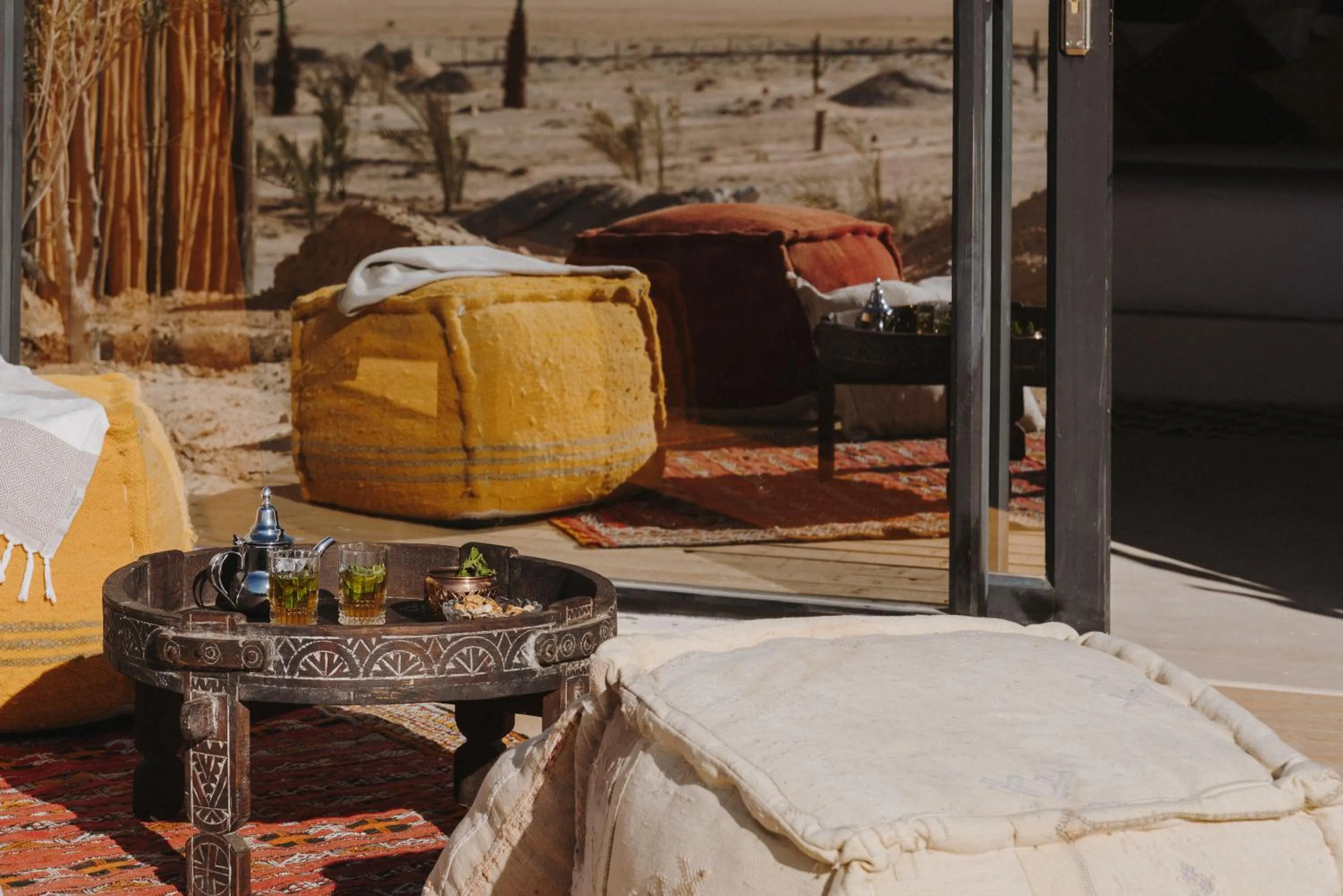 Balcony/Terrace in Caravan Dakhla by Our Habitas