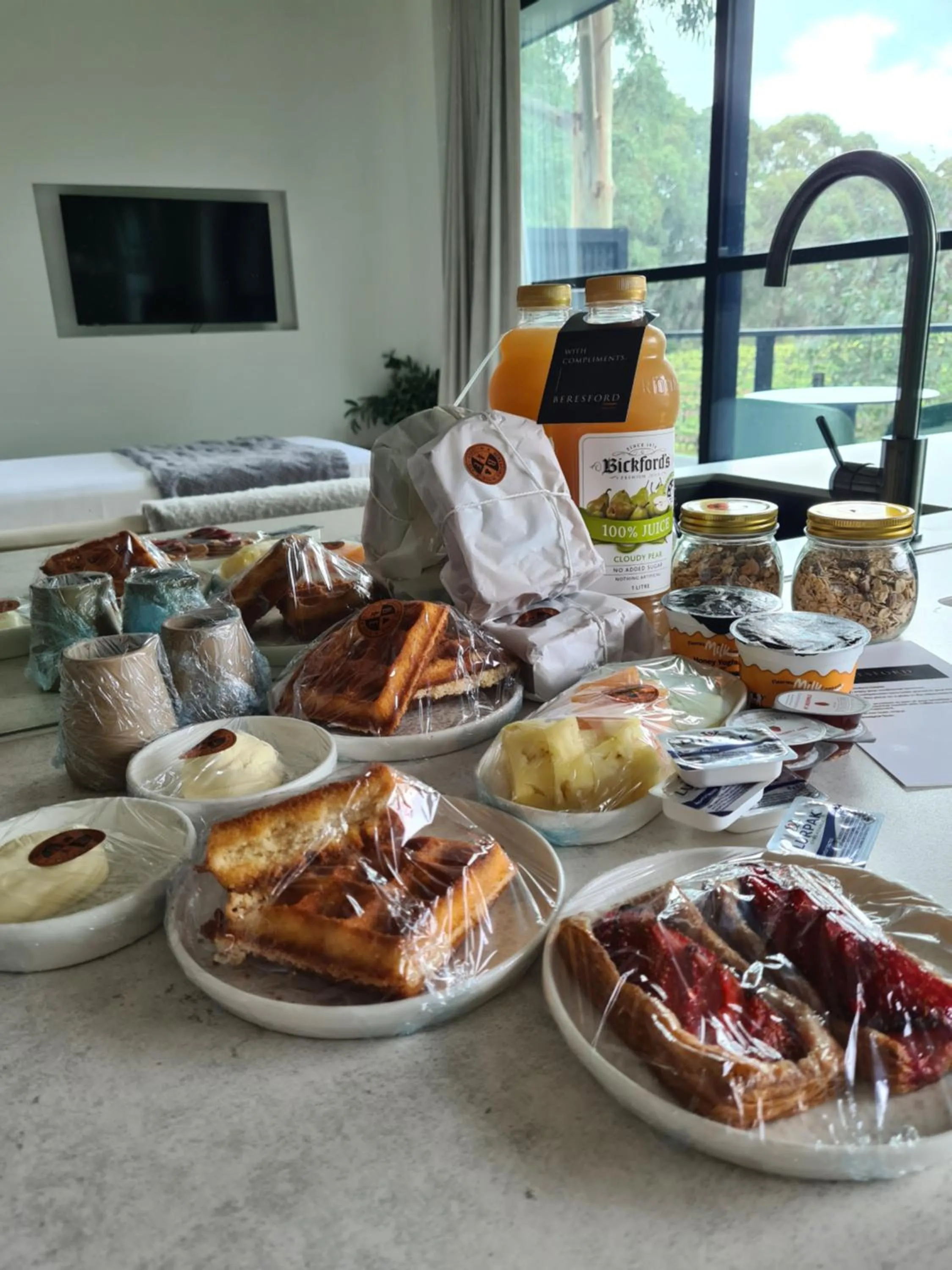 Breakfast in Beresford Estate