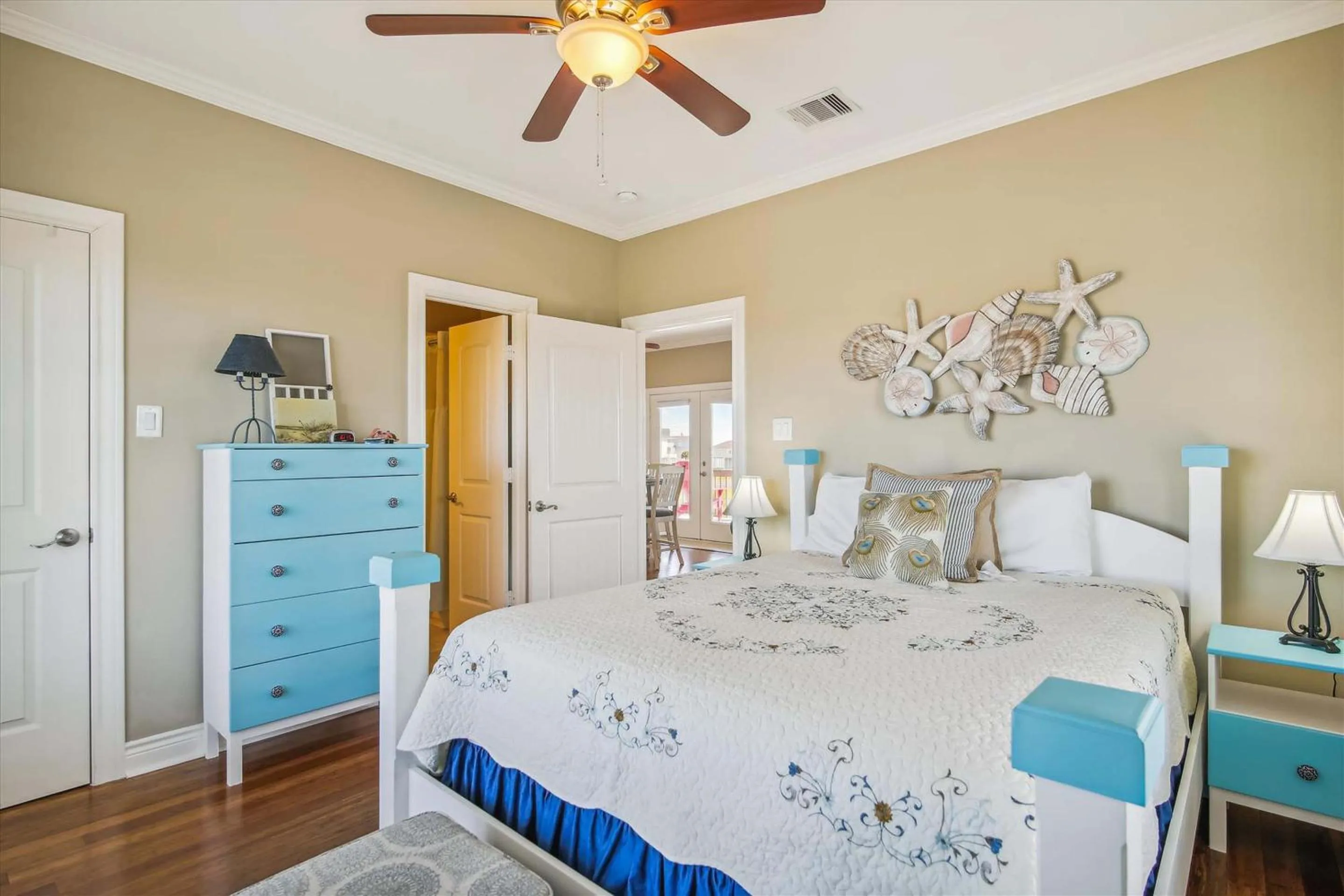 Property building, Bed in Cottage By The Sea