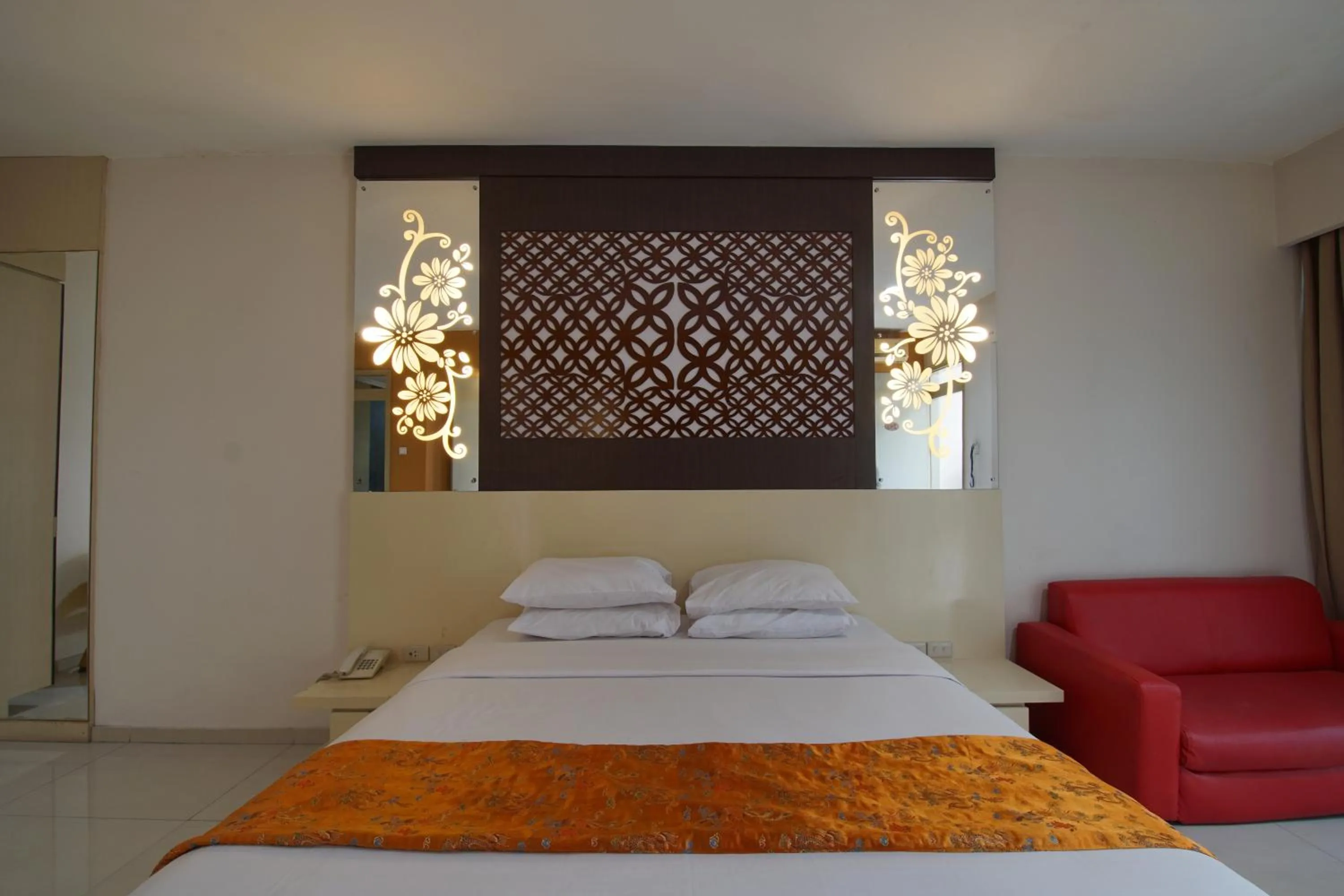 Deluxe Double Room in Hotel New Puri Garden