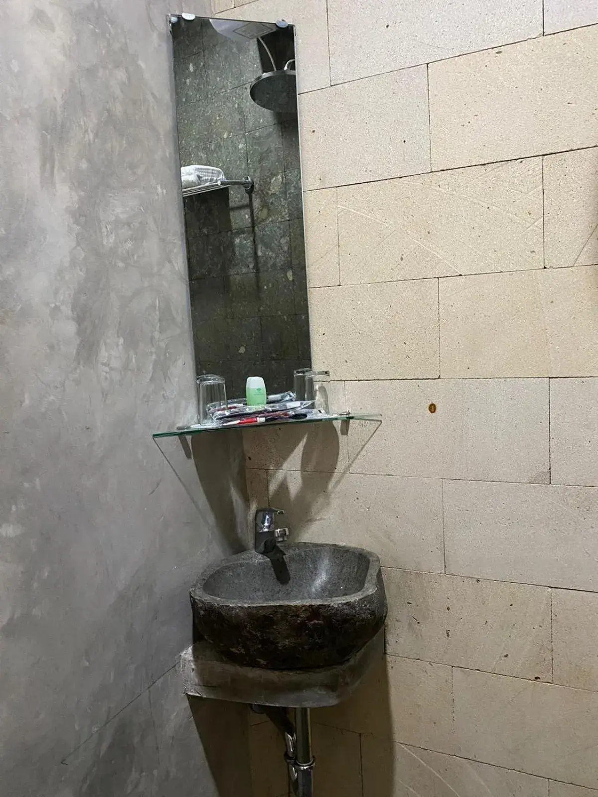 Bathroom in Hotel Puri Garden